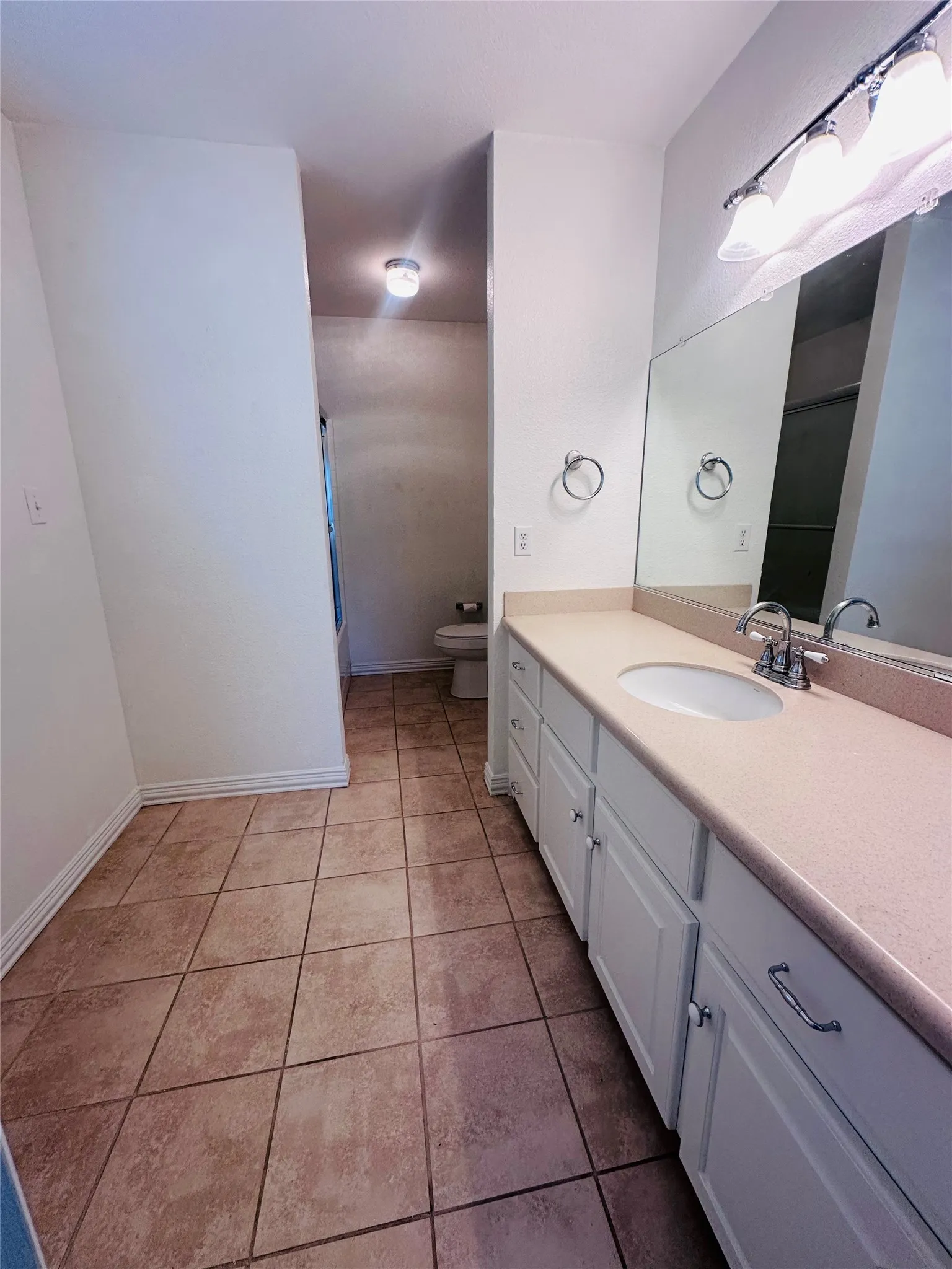 Single Family Residence For Sale in Henderson County , 14203 County Road 2900, Eustace, Texas 75124, 3 Bedroom, 2 Bathroom, 2 Garage spaces, 1,829 Sqft, built in 2006, mls#21382339, Real Estate Agent in Eustace, Homes For Sale in Henderson county, Homes For Sale in Eustace, Realtor in Eustace Texas, Real Estate Brokerage Independent Realty Texas, Luminita Cordes Realtor
