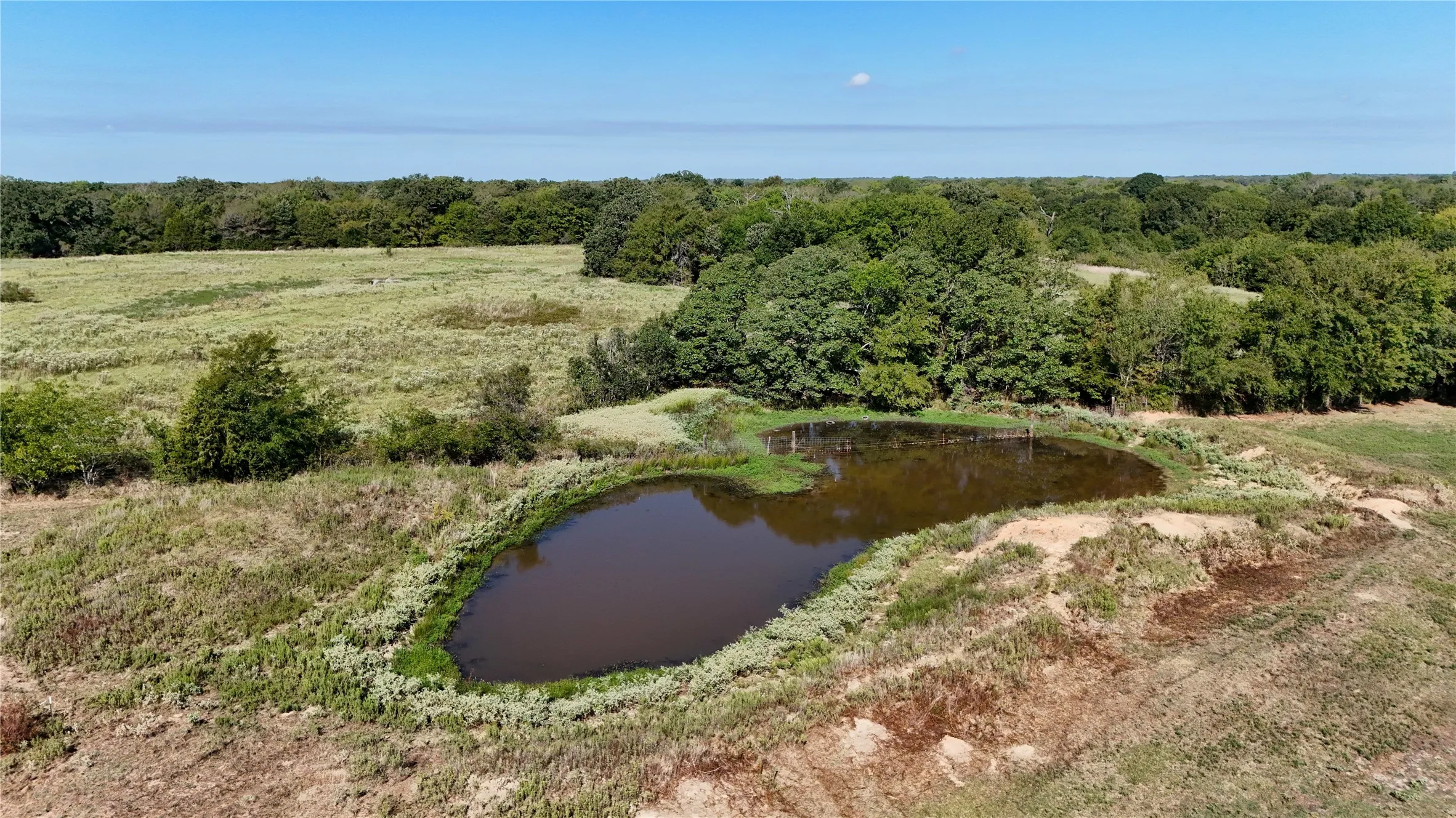 Single Family Residence For Sale in Henderson County , 14203 County Road 2900, Eustace, Texas 75124, 3 Bedroom, 2 Bathroom, 2 Garage spaces, 1,829 Sqft, built in 2006, mls#21382339, Real Estate Agent in Eustace, Homes For Sale in Henderson county, Homes For Sale in Eustace, Realtor in Eustace Texas, Real Estate Brokerage Independent Realty Texas, Luminita Cordes Realtor