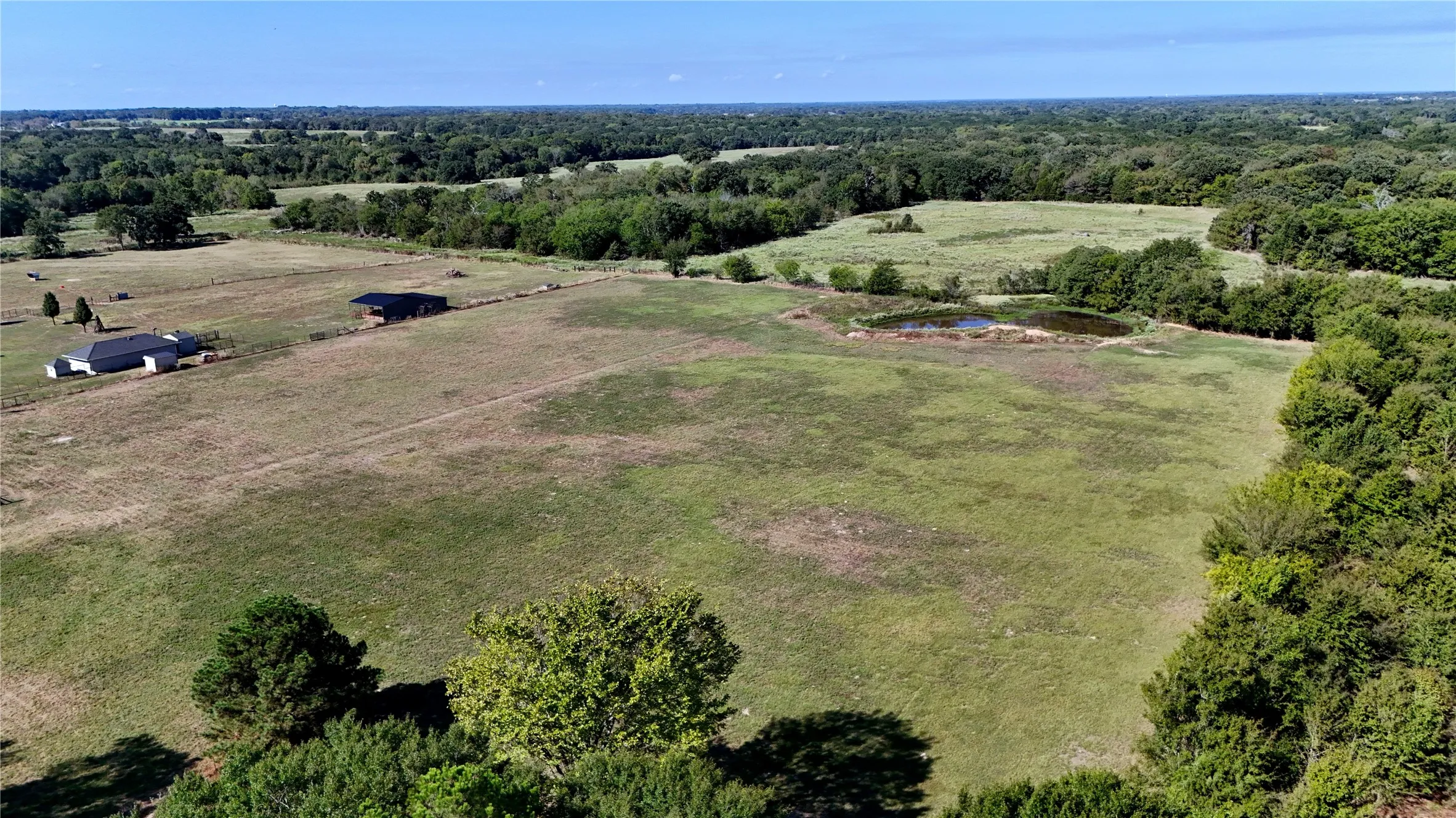Single Family Residence For Sale in Henderson County , 14203 County Road 2900, Eustace, Texas 75124, 3 Bedroom, 2 Bathroom, 2 Garage spaces, 1,829 Sqft, built in 2006, mls#21382339, Real Estate Agent in Eustace, Homes For Sale in Henderson county, Homes For Sale in Eustace, Realtor in Eustace Texas, Real Estate Brokerage Independent Realty Texas, Luminita Cordes Realtor