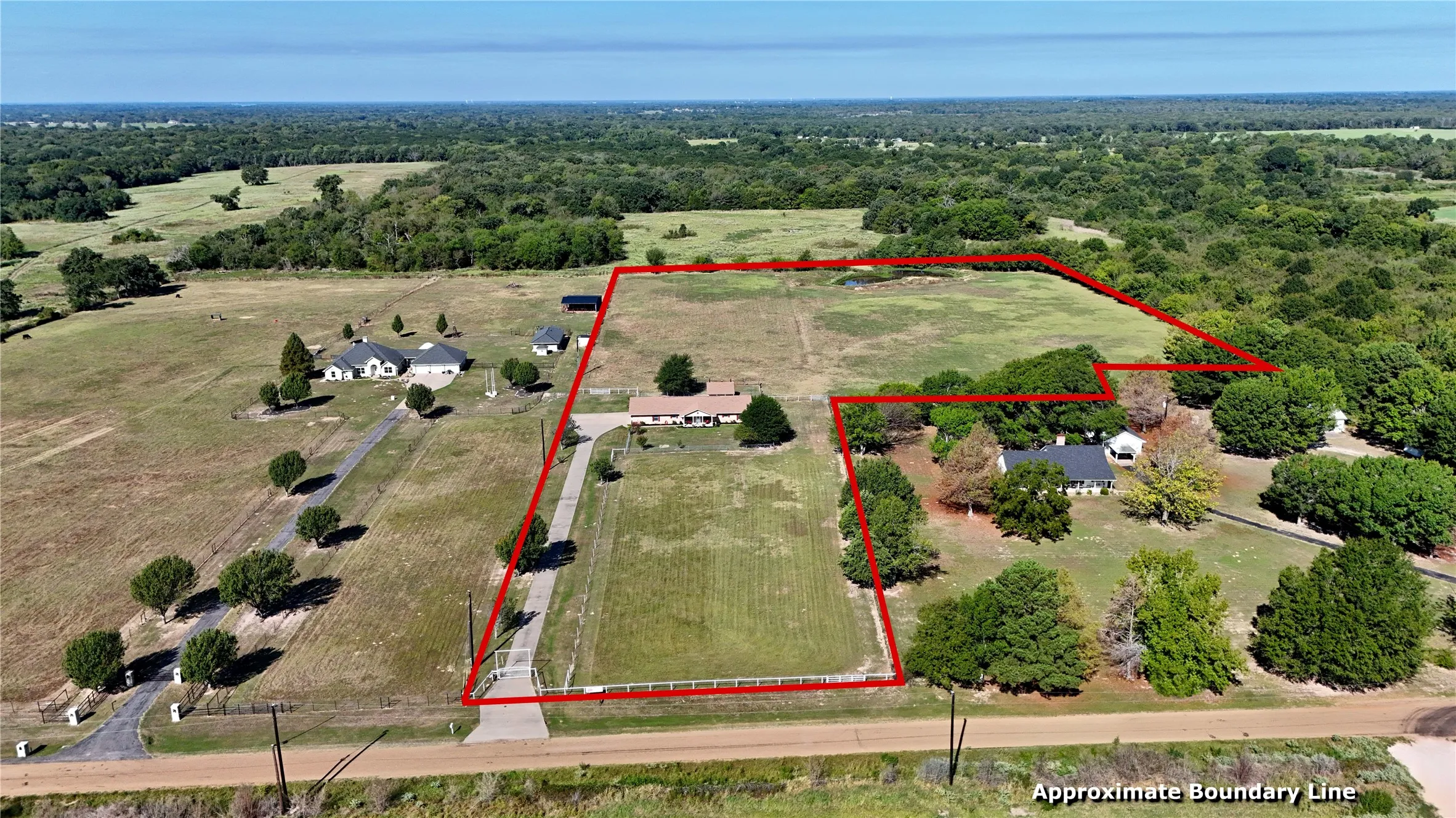 Single Family Residence For Sale in Henderson County , 14203 County Road 2900, Eustace, Texas 75124, 3 Bedroom, 2 Bathroom, 2 Garage spaces, 1,829 Sqft, built in 2006, mls#21382339, Real Estate Agent in Eustace, Homes For Sale in Henderson county, Homes For Sale in Eustace, Realtor in Eustace Texas, Real Estate Brokerage Independent Realty Texas, Luminita Cordes Realtor