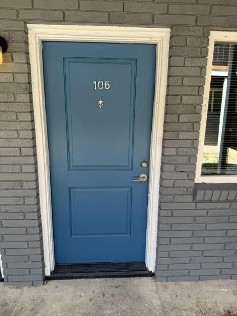 Apartment For Rent in Dallas County , 723 N Marsalis Avenue 106, Dallas, Texas 75203, 1 Bedroom, 1 Bathroom, Garage spaces, 753 Sqft, built in 1961, mls#21382321, Real Estate Agent in Dallas, Homes For Rent in Dallas county, Homes For Rent in Dallas, Realtor in Dallas Texas, Real Estate Brokerage Independent Realty Texas, Luminita Cordes Realtor