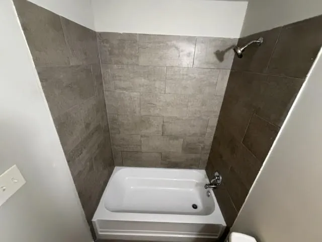 Apartment For Rent in Dallas County , 723 N Marsalis Avenue 106, Dallas, Texas 75203, 1 Bedroom, 1 Bathroom, Garage spaces, 753 Sqft, built in 1961, mls#21382321, Real Estate Agent in Dallas, Homes For Rent in Dallas county, Homes For Rent in Dallas, Realtor in Dallas Texas, Real Estate Brokerage Independent Realty Texas, Luminita Cordes Realtor