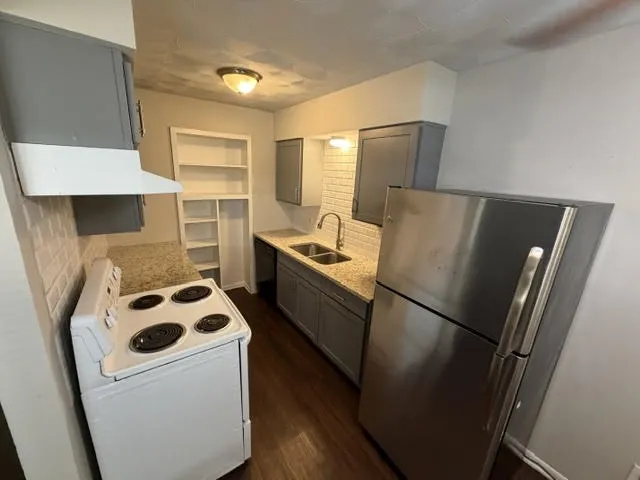 Apartment For Rent in Dallas County , 723 N Marsalis Avenue 106, Dallas, Texas 75203, 1 Bedroom, 1 Bathroom, Garage spaces, 753 Sqft, built in 1961, mls#21382321, Real Estate Agent in Dallas, Homes For Rent in Dallas county, Homes For Rent in Dallas, Realtor in Dallas Texas, Real Estate Brokerage Independent Realty Texas, Luminita Cordes Realtor