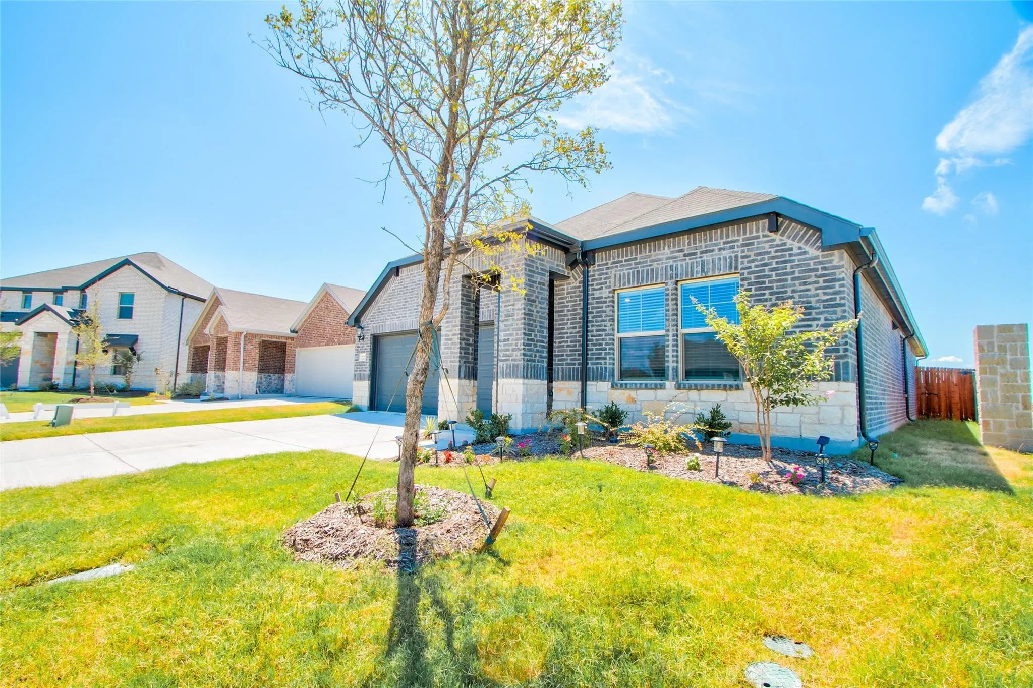 Single Family Residence For Sale in Collin County , 727 Williams Way, Lowry Crossing, Texas 75069, 3 Bedroom, 2 Bathroom, 2 Garage spaces, 1,847 Sqft, built in 2023, mls#21374243, Real Estate Agent in Lowry Crossing, Homes For Sale in Collin county, Homes For Sale in Lowry Crossing, Realtor in Lowry Crossing Texas, Real Estate Brokerage Independent Realty Texas, Luminita Cordes Realtor