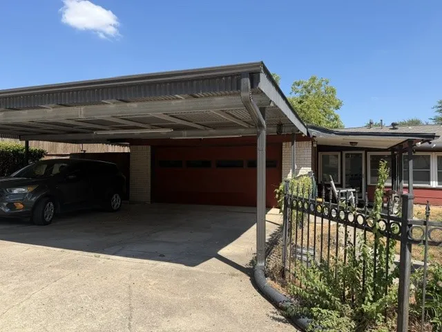 Single Family Residence For Sale in Dallas County , 3004 Falls Church Lane, Mesquite, Texas 75149, 3 Bedroom, 2 Bathroom, 4 Garage spaces, 1,803 Sqft, built in 1977, mls#21382349, Real Estate Agent in Mesquite, Homes For Sale in Dallas county, Homes For Sale in Mesquite, Realtor in Mesquite Texas, Real Estate Brokerage Independent Realty Texas, Luminita Cordes Realtor