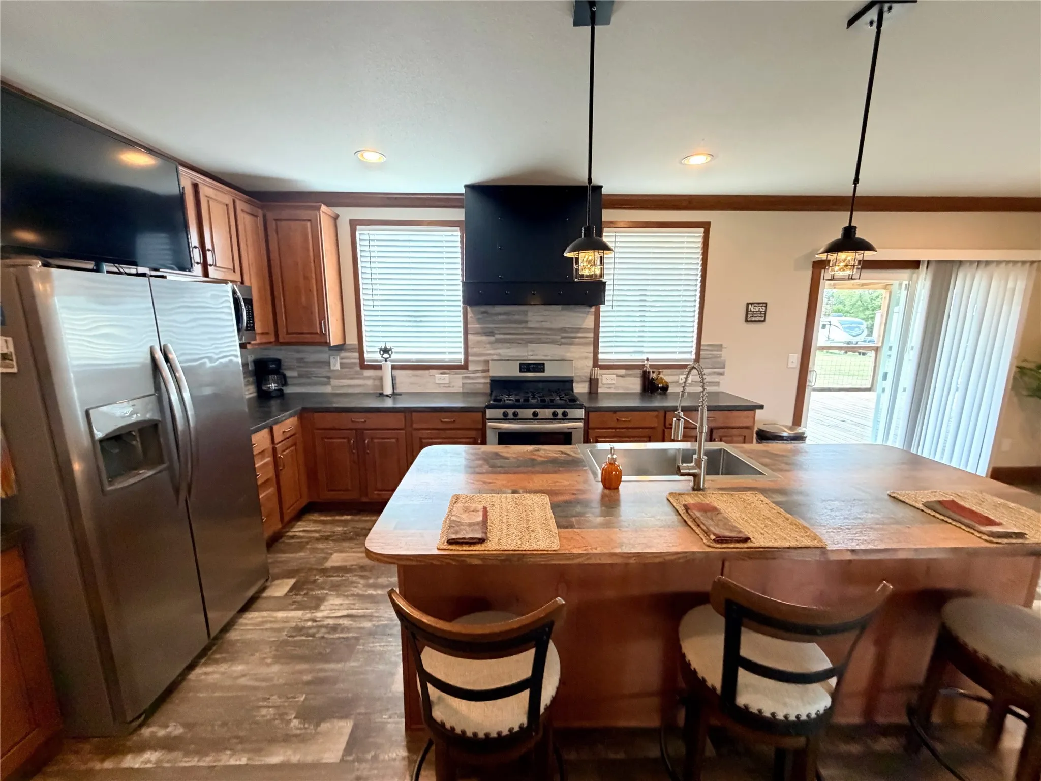 Farm For Sale in Freestone County , 170 FCR 242, Fairfield, Texas 75840, 3 Bedroom, 3 Bathroom, Garage spaces, 2,040 Sqft, built in 2020, mls#21375277, Real Estate Agent in Fairfield, Homes For Sale in Freestone county, Homes For Sale in Fairfield, Realtor in Fairfield Texas, Real Estate Brokerage Independent Realty Texas, Luminita Cordes Realtor