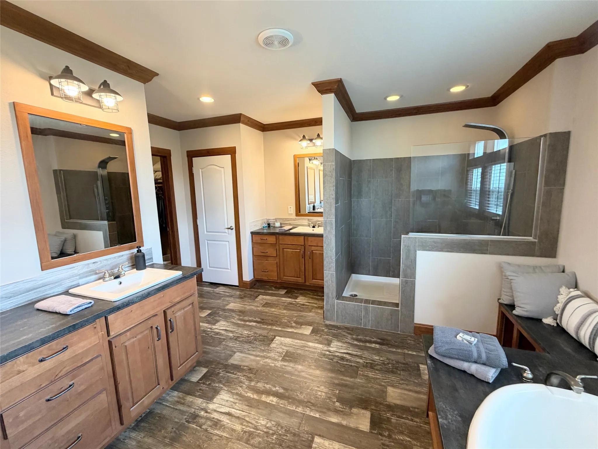 Farm For Sale in Freestone County , 170 FCR 242, Fairfield, Texas 75840, 3 Bedroom, 3 Bathroom, Garage spaces, 2,040 Sqft, built in 2020, mls#21375277, Real Estate Agent in Fairfield, Homes For Sale in Freestone county, Homes For Sale in Fairfield, Realtor in Fairfield Texas, Real Estate Brokerage Independent Realty Texas, Luminita Cordes Realtor