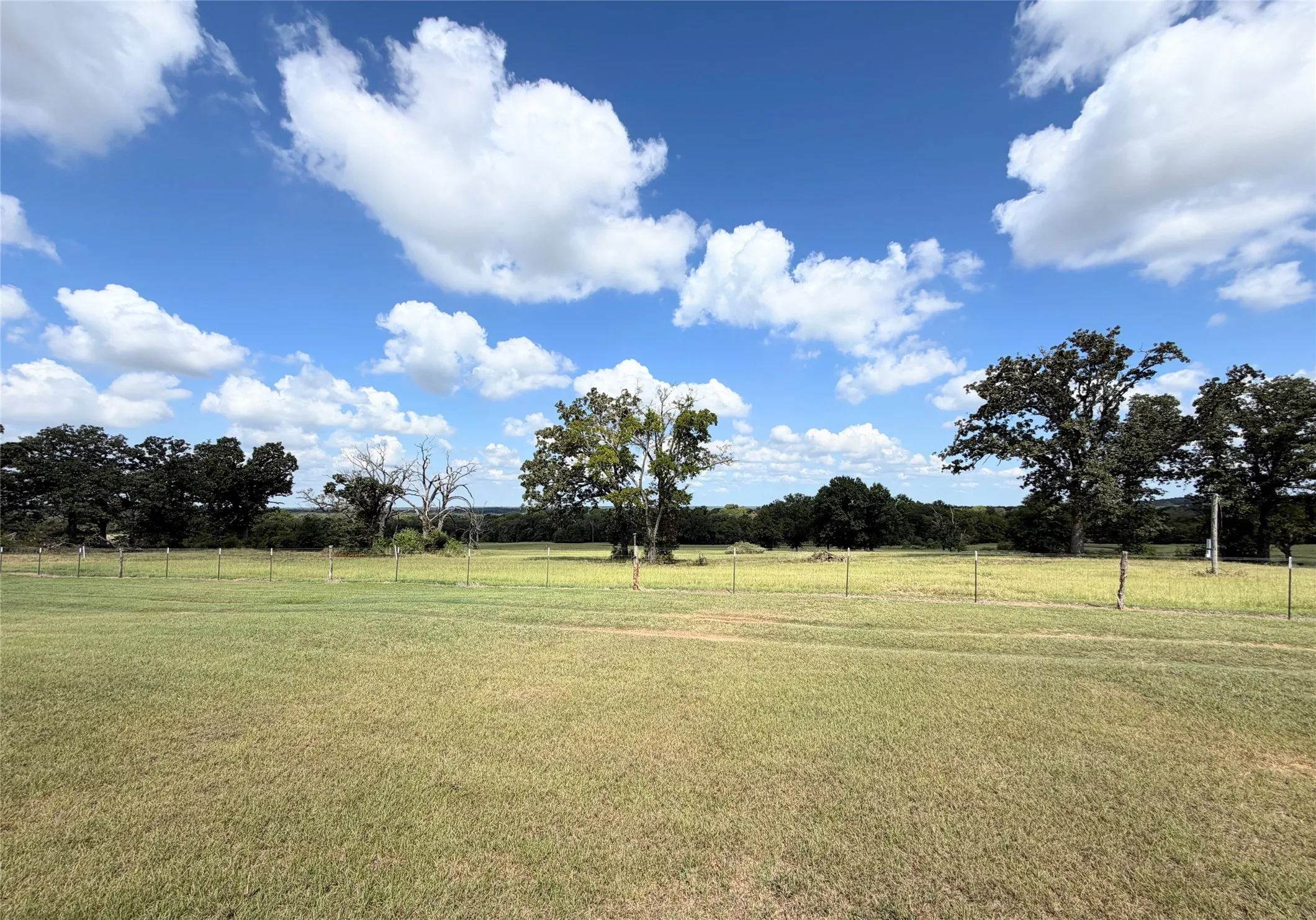Farm For Sale in Freestone County , 170 FCR 242, Fairfield, Texas 75840, 3 Bedroom, 3 Bathroom, Garage spaces, 2,040 Sqft, built in 2020, mls#21375277, Real Estate Agent in Fairfield, Homes For Sale in Freestone county, Homes For Sale in Fairfield, Realtor in Fairfield Texas, Real Estate Brokerage Independent Realty Texas, Luminita Cordes Realtor