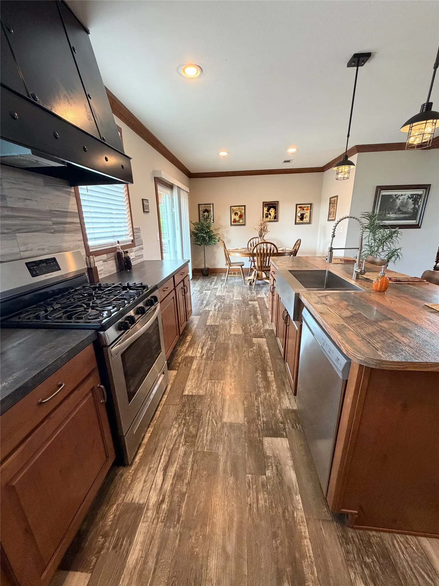 Farm For Sale in Freestone County , 170 FCR 242, Fairfield, Texas 75840, 3 Bedroom, 3 Bathroom, Garage spaces, 2,040 Sqft, built in 2020, mls#21375277, Real Estate Agent in Fairfield, Homes For Sale in Freestone county, Homes For Sale in Fairfield, Realtor in Fairfield Texas, Real Estate Brokerage Independent Realty Texas, Luminita Cordes Realtor