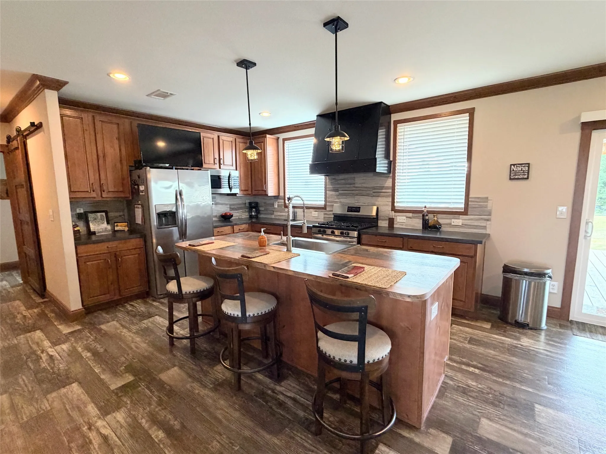 Farm For Sale in Freestone County , 170 FCR 242, Fairfield, Texas 75840, 3 Bedroom, 3 Bathroom, Garage spaces, 2,040 Sqft, built in 2020, mls#21375277, Real Estate Agent in Fairfield, Homes For Sale in Freestone county, Homes For Sale in Fairfield, Realtor in Fairfield Texas, Real Estate Brokerage Independent Realty Texas, Luminita Cordes Realtor