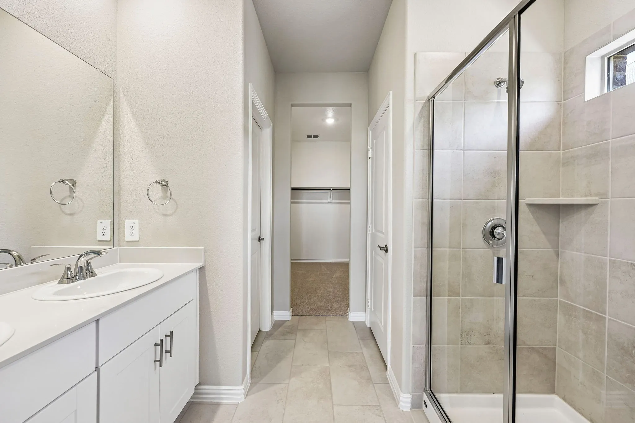 Photo is not of the actual home, but is an inspirational photo of builder’s model home and may depict options, furnishings, and/or decorator features that are not included.