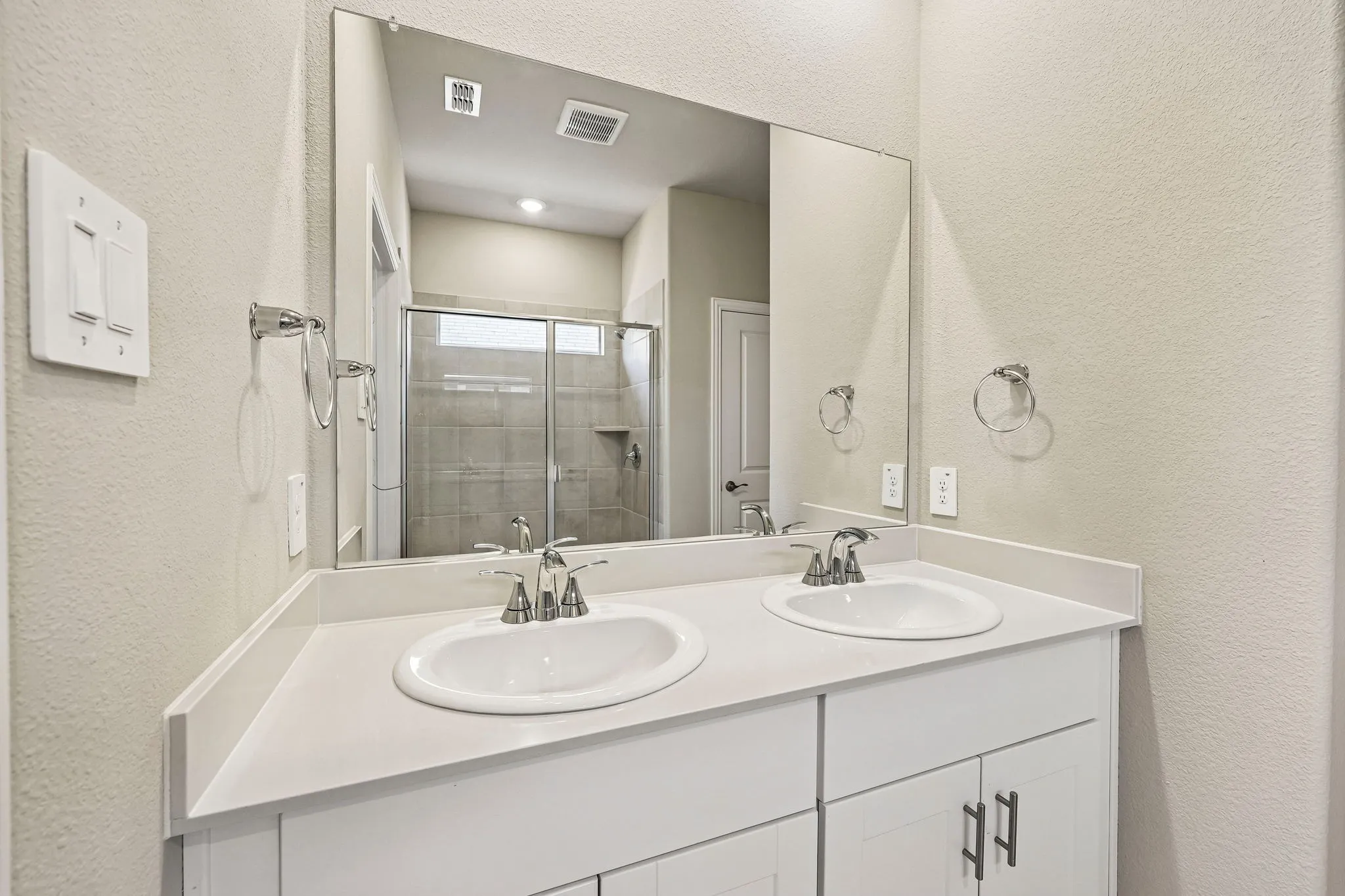 Photo is not of the actual home, but is an inspirational photo of builder’s model home and may depict options, furnishings, and/or decorator features that are not included.