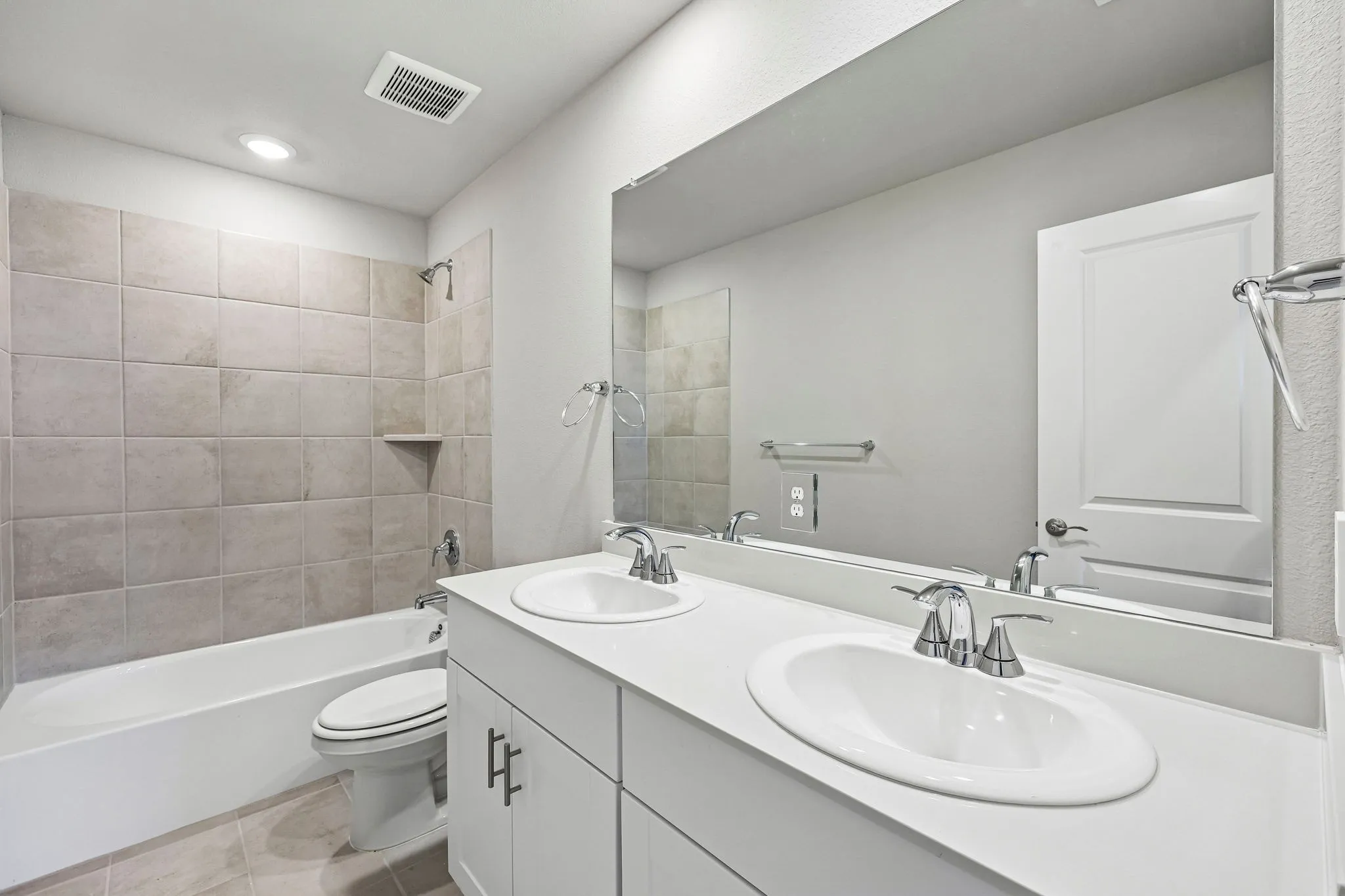 Photo is not of the actual home, but is an inspirational photo of builder’s model home and may depict options, furnishings, and/or decorator features that are not included.