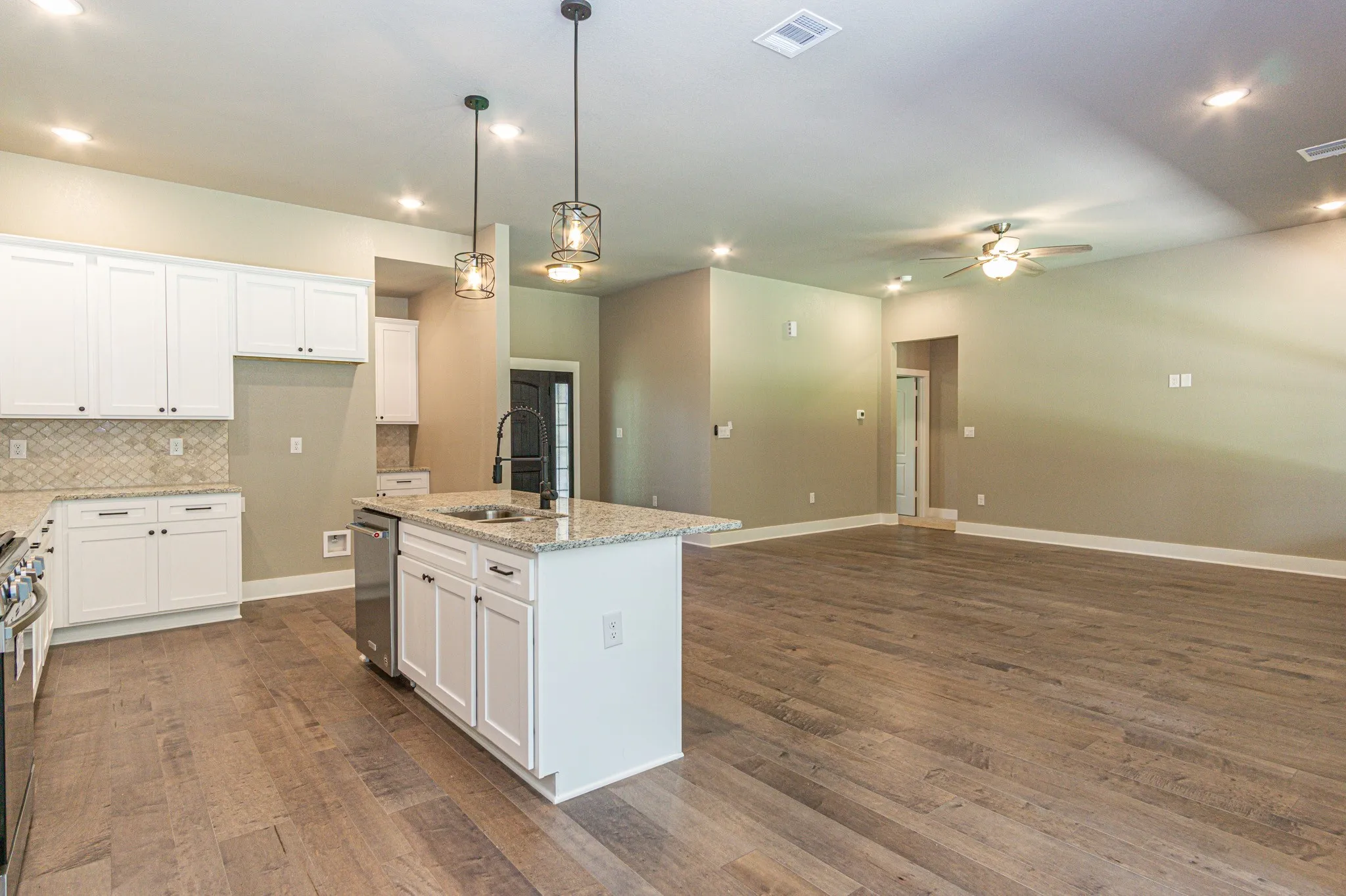 Single Family Residence For Rent in Wood County , 122 PRIVATE ROAD 6305, Mineola, Texas 75773, 4 Bedroom, 3 Bathroom, 2 Garage spaces, 2,362 Sqft, built in 2025, mls#21382354, Real Estate Agent in Mineola, Homes For Rent in Wood county, Homes For Rent in Mineola, Realtor in Mineola Texas, Real Estate Brokerage Independent Realty Texas, Luminita Cordes Realtor