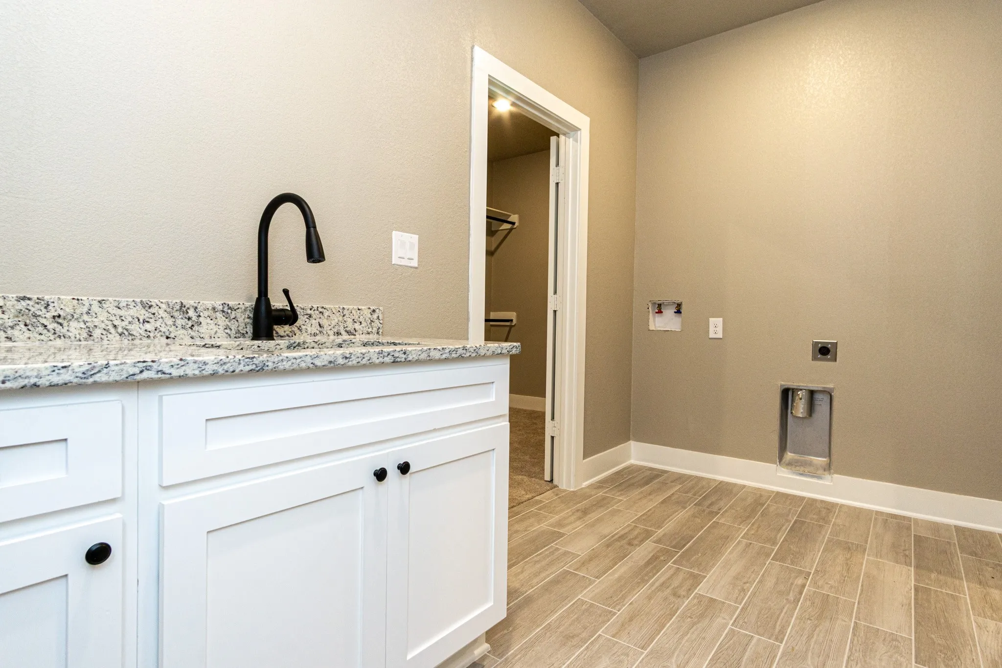 Single Family Residence For Rent in Wood County , 122 PRIVATE ROAD 6305, Mineola, Texas 75773, 4 Bedroom, 3 Bathroom, 2 Garage spaces, 2,362 Sqft, built in 2025, mls#21382354, Real Estate Agent in Mineola, Homes For Rent in Wood county, Homes For Rent in Mineola, Realtor in Mineola Texas, Real Estate Brokerage Independent Realty Texas, Luminita Cordes Realtor