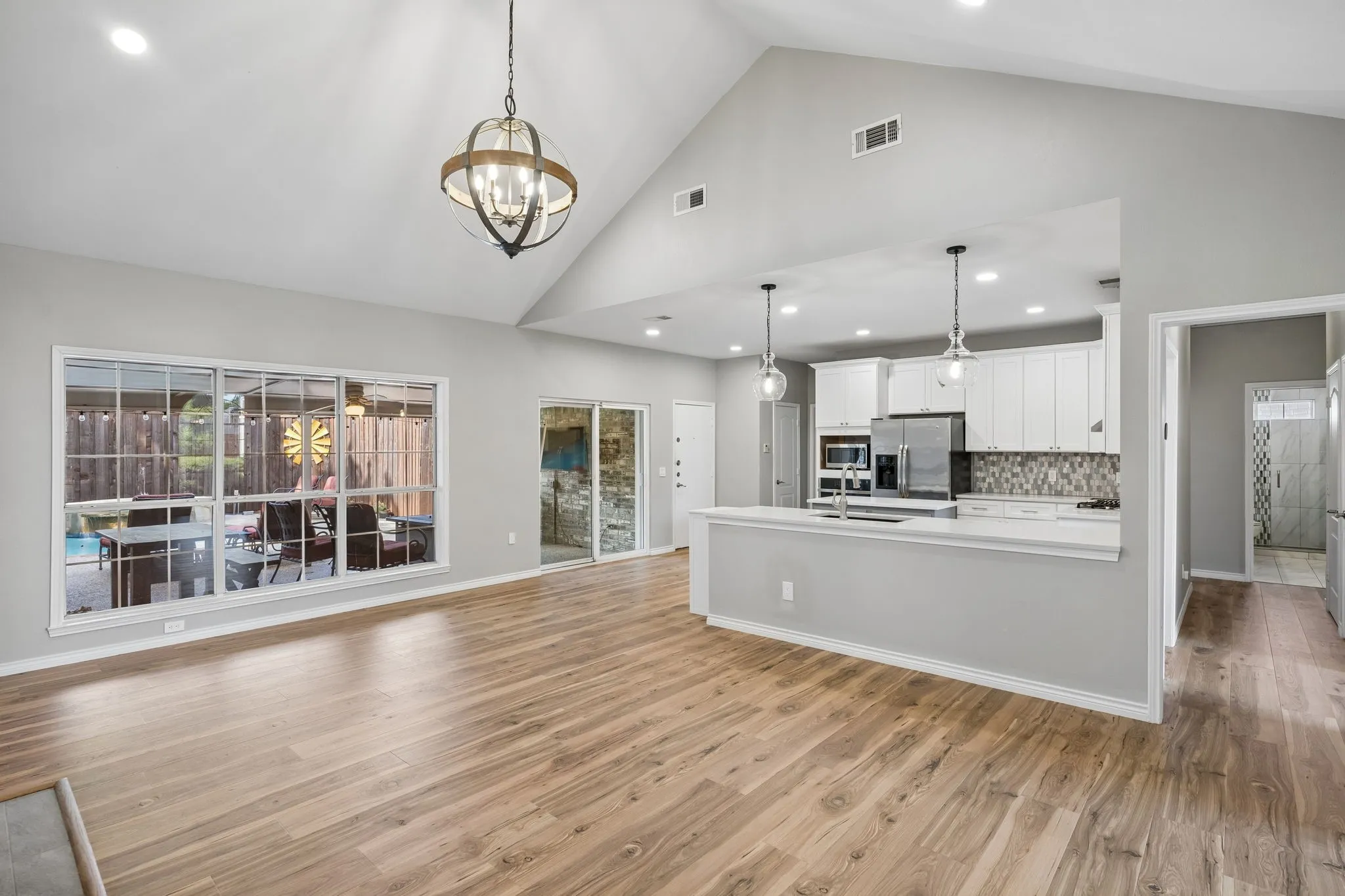 Single Family Residence For Rent in Collin County , 2809 Roper Drive, Plano, Texas 75025, 4 Bedroom, 2 Bathroom, 2 Garage spaces, 2,362 Sqft, built in 1989, mls#21380666, Real Estate Agent in Plano, Homes For Rent in Collin county, Homes For Rent in Plano, Realtor in Plano Texas, Real Estate Brokerage Independent Realty Texas, Luminita Cordes Realtor