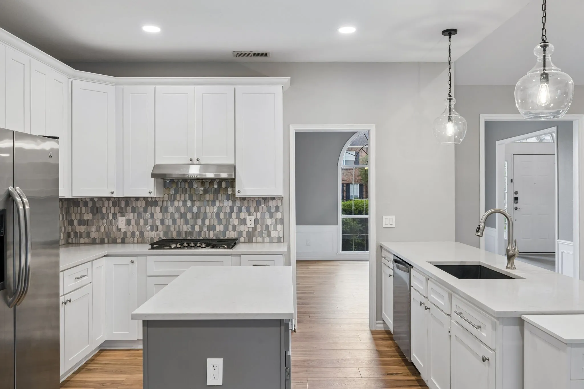Single Family Residence For Rent in Collin County , 2809 Roper Drive, Plano, Texas 75025, 4 Bedroom, 2 Bathroom, 2 Garage spaces, 2,362 Sqft, built in 1989, mls#21380666, Real Estate Agent in Plano, Homes For Rent in Collin county, Homes For Rent in Plano, Realtor in Plano Texas, Real Estate Brokerage Independent Realty Texas, Luminita Cordes Realtor