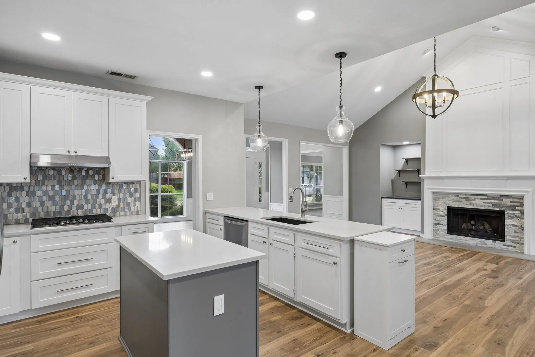 Single Family Residence For Rent in Collin County , 2809 Roper Drive, Plano, Texas 75025, 4 Bedroom, 2 Bathroom, 2 Garage spaces, 2,362 Sqft, built in 1989, mls#21380666, Real Estate Agent in Plano, Homes For Rent in Collin county, Homes For Rent in Plano, Realtor in Plano Texas, Real Estate Brokerage Independent Realty Texas, Luminita Cordes Realtor