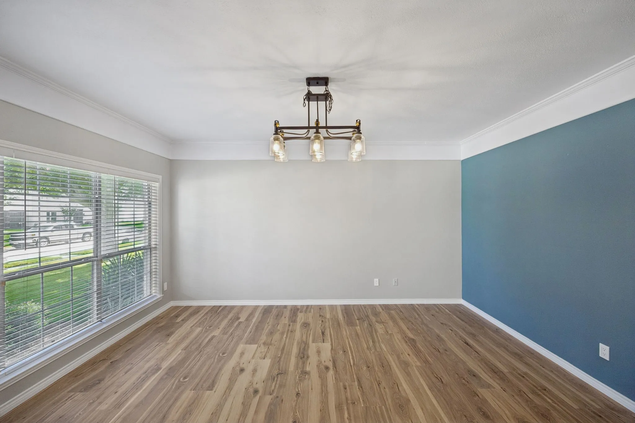 Single Family Residence For Rent in Collin County , 2809 Roper Drive, Plano, Texas 75025, 4 Bedroom, 2 Bathroom, 2 Garage spaces, 2,362 Sqft, built in 1989, mls#21380666, Real Estate Agent in Plano, Homes For Rent in Collin county, Homes For Rent in Plano, Realtor in Plano Texas, Real Estate Brokerage Independent Realty Texas, Luminita Cordes Realtor