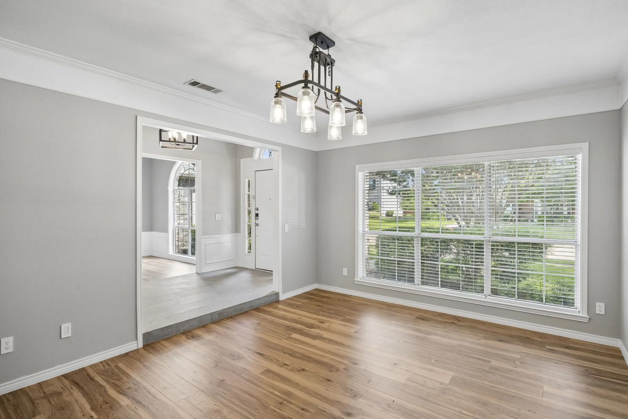 Single Family Residence For Rent in Collin County , 2809 Roper Drive, Plano, Texas 75025, 4 Bedroom, 2 Bathroom, 2 Garage spaces, 2,362 Sqft, built in 1989, mls#21380666, Real Estate Agent in Plano, Homes For Rent in Collin county, Homes For Rent in Plano, Realtor in Plano Texas, Real Estate Brokerage Independent Realty Texas, Luminita Cordes Realtor
