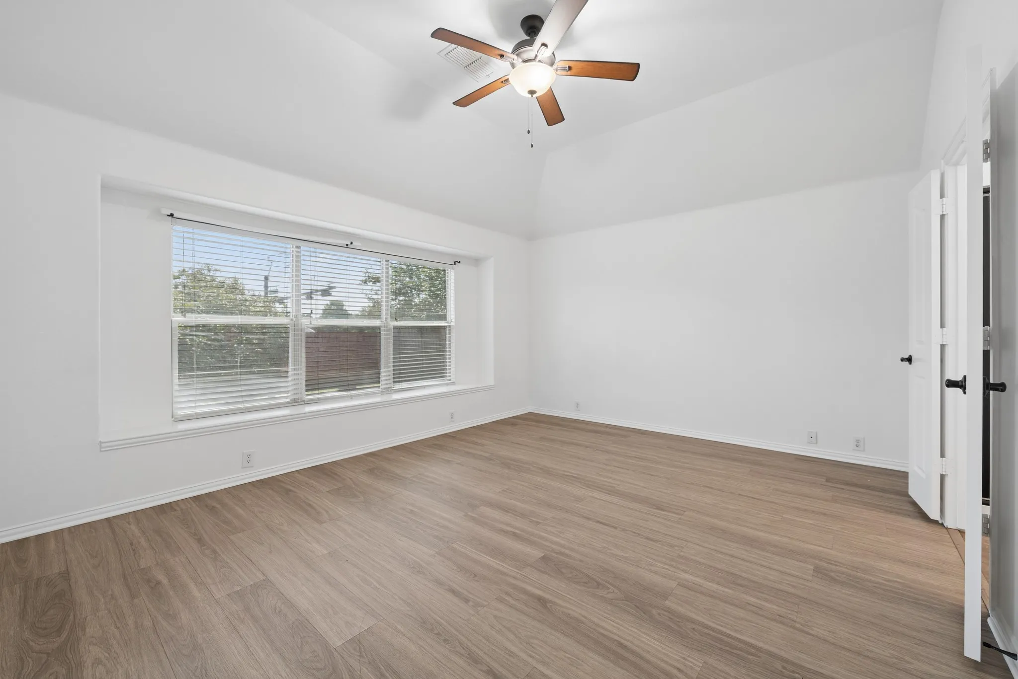 Single Family Residence For Rent in Denton County , 2405 Marble Canyon Drive, Little Elm, Texas 75068, 4 Bedroom, 3 Bathroom, 2 Garage spaces, 2,326 Sqft, built in 2008, mls#21381609, Real Estate Agent in Little Elm, Homes For Rent in Denton county, Homes For Rent in Little Elm, Realtor in Little Elm Texas, Real Estate Brokerage Independent Realty Texas, Luminita Cordes Realtor