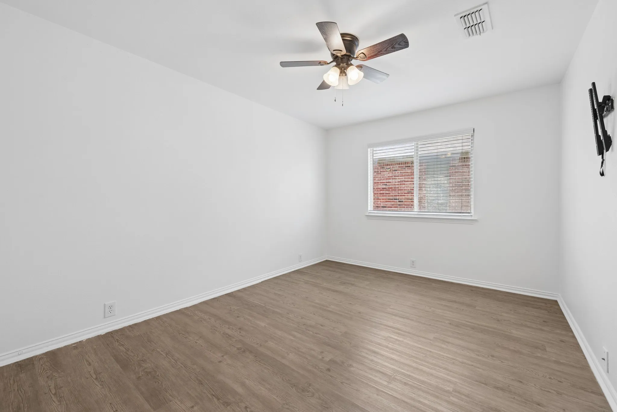 Single Family Residence For Rent in Denton County , 2405 Marble Canyon Drive, Little Elm, Texas 75068, 4 Bedroom, 3 Bathroom, 2 Garage spaces, 2,326 Sqft, built in 2008, mls#21381609, Real Estate Agent in Little Elm, Homes For Rent in Denton county, Homes For Rent in Little Elm, Realtor in Little Elm Texas, Real Estate Brokerage Independent Realty Texas, Luminita Cordes Realtor
