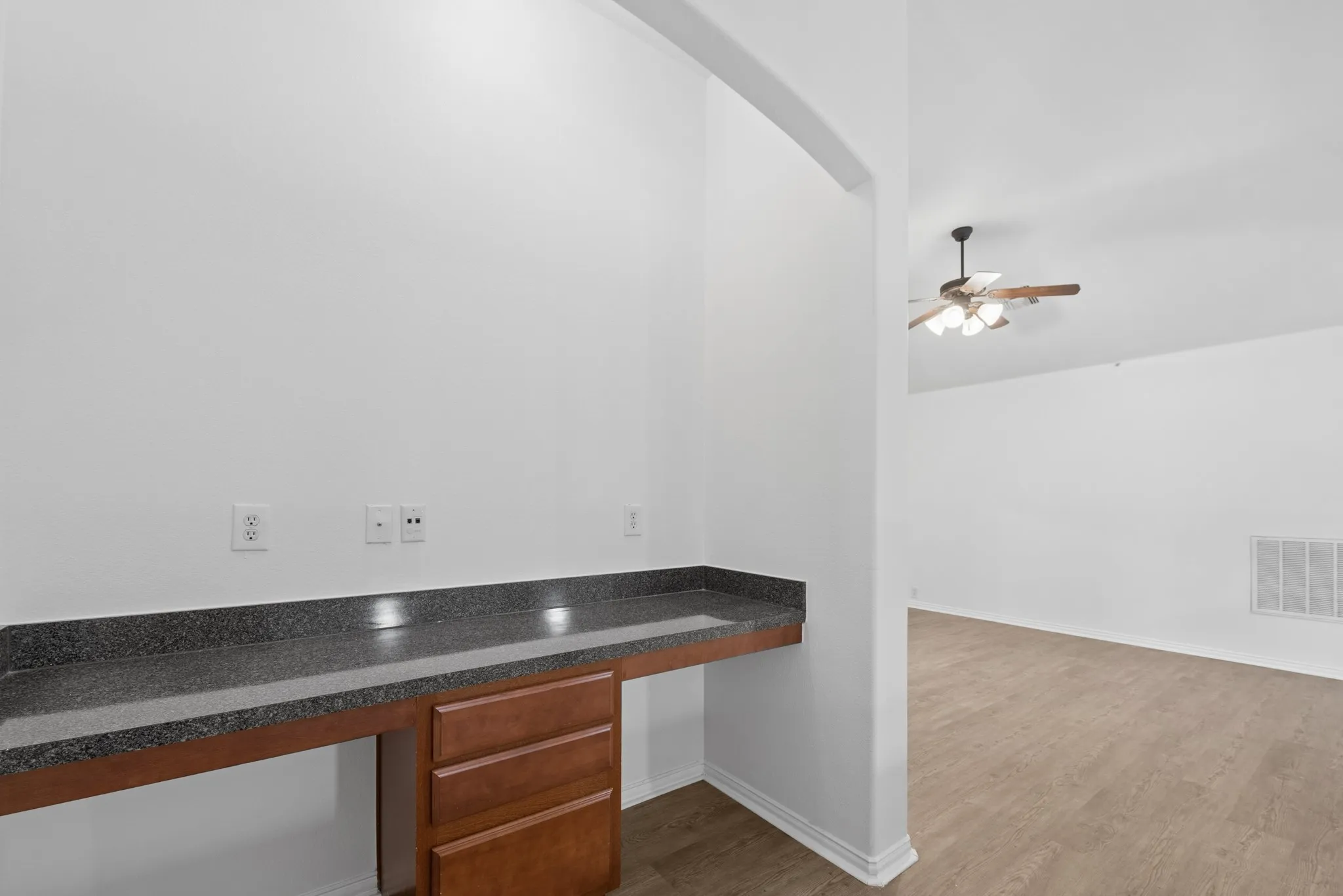 Single Family Residence For Rent in Denton County , 2405 Marble Canyon Drive, Little Elm, Texas 75068, 4 Bedroom, 3 Bathroom, 2 Garage spaces, 2,326 Sqft, built in 2008, mls#21381609, Real Estate Agent in Little Elm, Homes For Rent in Denton county, Homes For Rent in Little Elm, Realtor in Little Elm Texas, Real Estate Brokerage Independent Realty Texas, Luminita Cordes Realtor