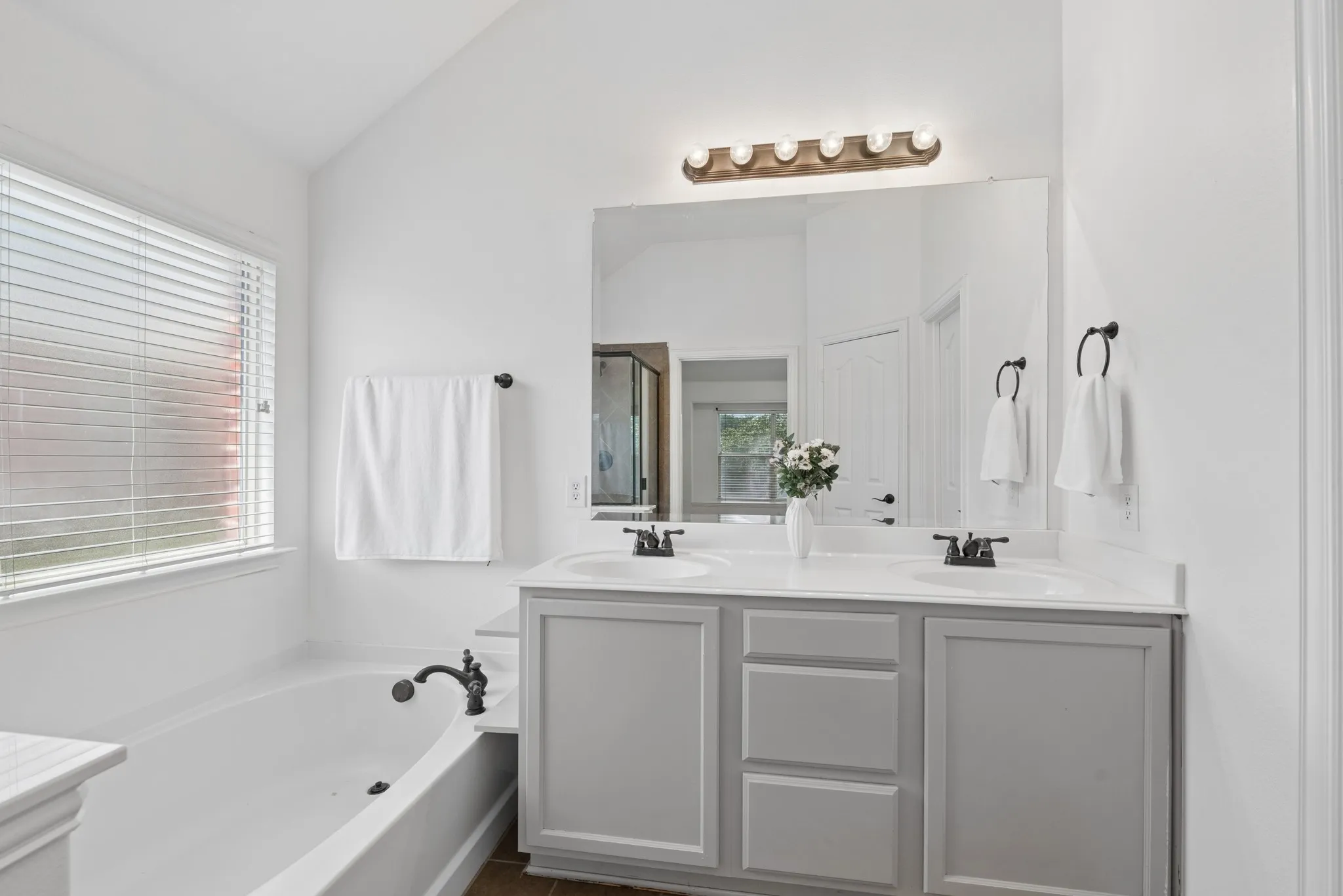 Single Family Residence For Rent in Denton County , 2405 Marble Canyon Drive, Little Elm, Texas 75068, 4 Bedroom, 3 Bathroom, 2 Garage spaces, 2,326 Sqft, built in 2008, mls#21381609, Real Estate Agent in Little Elm, Homes For Rent in Denton county, Homes For Rent in Little Elm, Realtor in Little Elm Texas, Real Estate Brokerage Independent Realty Texas, Luminita Cordes Realtor
