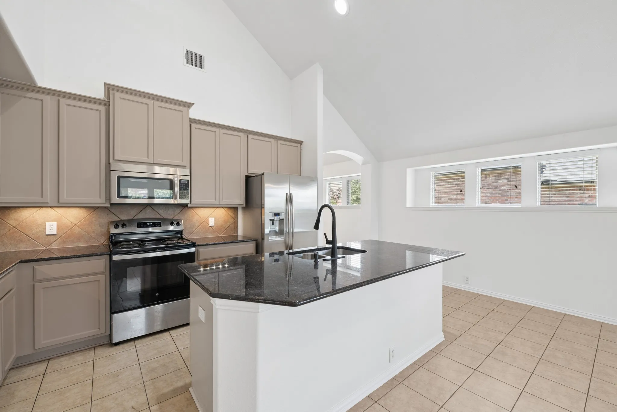 Single Family Residence For Rent in Denton County , 2405 Marble Canyon Drive, Little Elm, Texas 75068, 4 Bedroom, 3 Bathroom, 2 Garage spaces, 2,326 Sqft, built in 2008, mls#21381609, Real Estate Agent in Little Elm, Homes For Rent in Denton county, Homes For Rent in Little Elm, Realtor in Little Elm Texas, Real Estate Brokerage Independent Realty Texas, Luminita Cordes Realtor