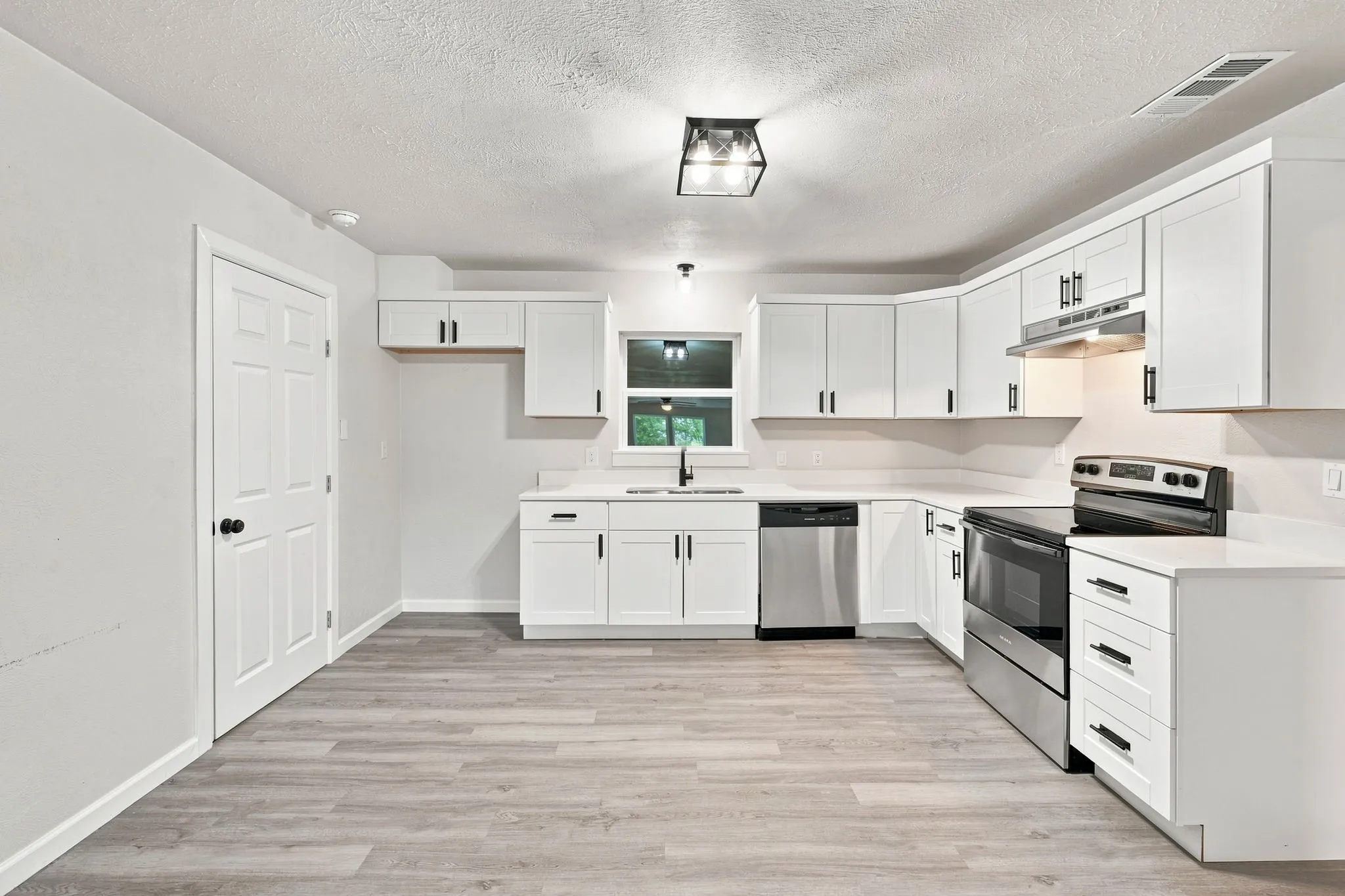 Single Family Residence For Sale in Somervell County , 403 N Gaither Street, Glen Rose, Texas 76043, 3 Bedroom, 2 Bathroom, Garage spaces, 1,472 Sqft, built in 0, mls#21381833, Real Estate Agent in Glen Rose, Homes For Sale in Somervell county, Homes For Sale in Glen Rose, Realtor in Glen Rose Texas, Real Estate Brokerage Independent Realty Texas, Luminita Cordes Realtor
