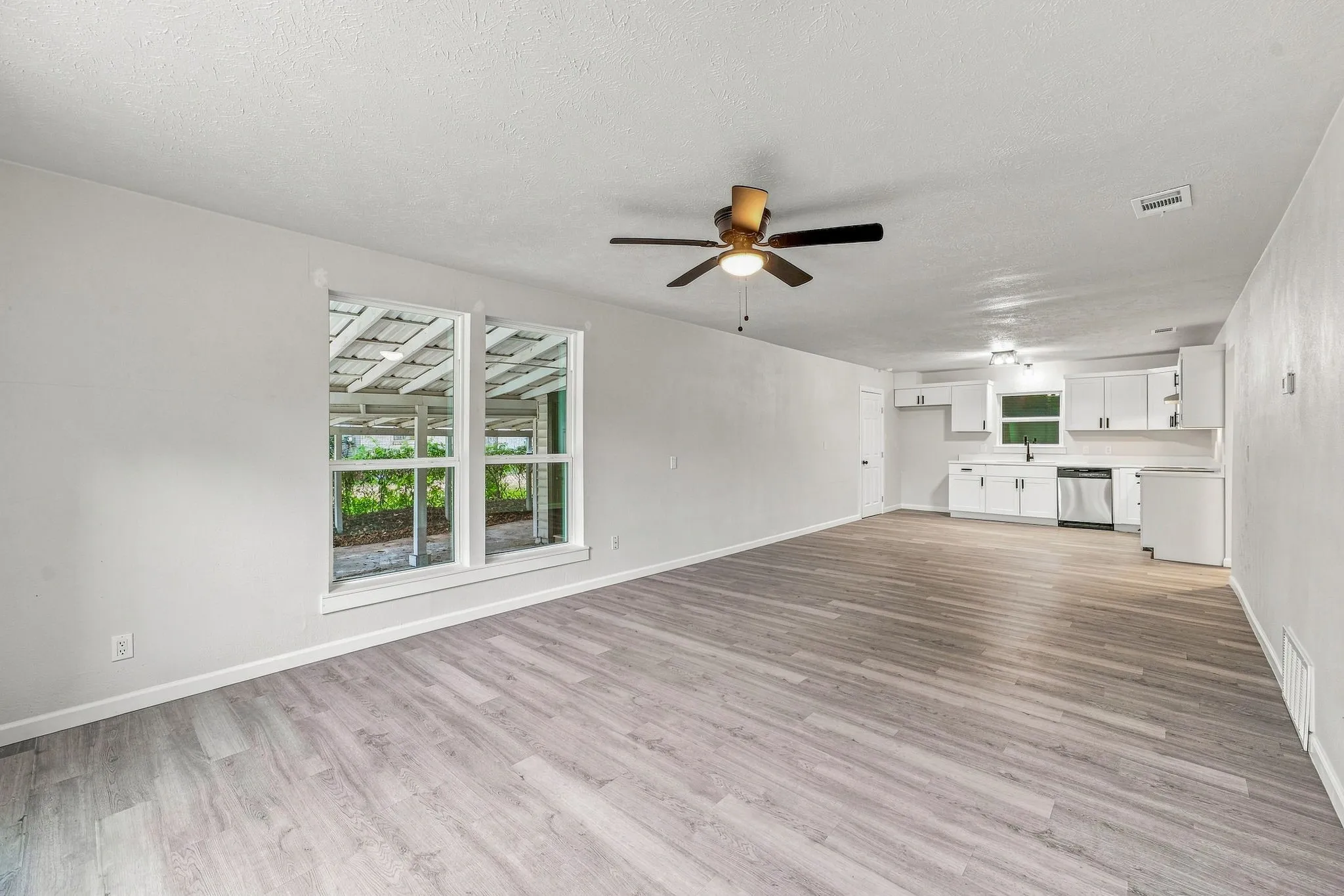 Single Family Residence For Sale in Somervell County , 403 N Gaither Street, Glen Rose, Texas 76043, 3 Bedroom, 2 Bathroom, Garage spaces, 1,472 Sqft, built in 0, mls#21381833, Real Estate Agent in Glen Rose, Homes For Sale in Somervell county, Homes For Sale in Glen Rose, Realtor in Glen Rose Texas, Real Estate Brokerage Independent Realty Texas, Luminita Cordes Realtor