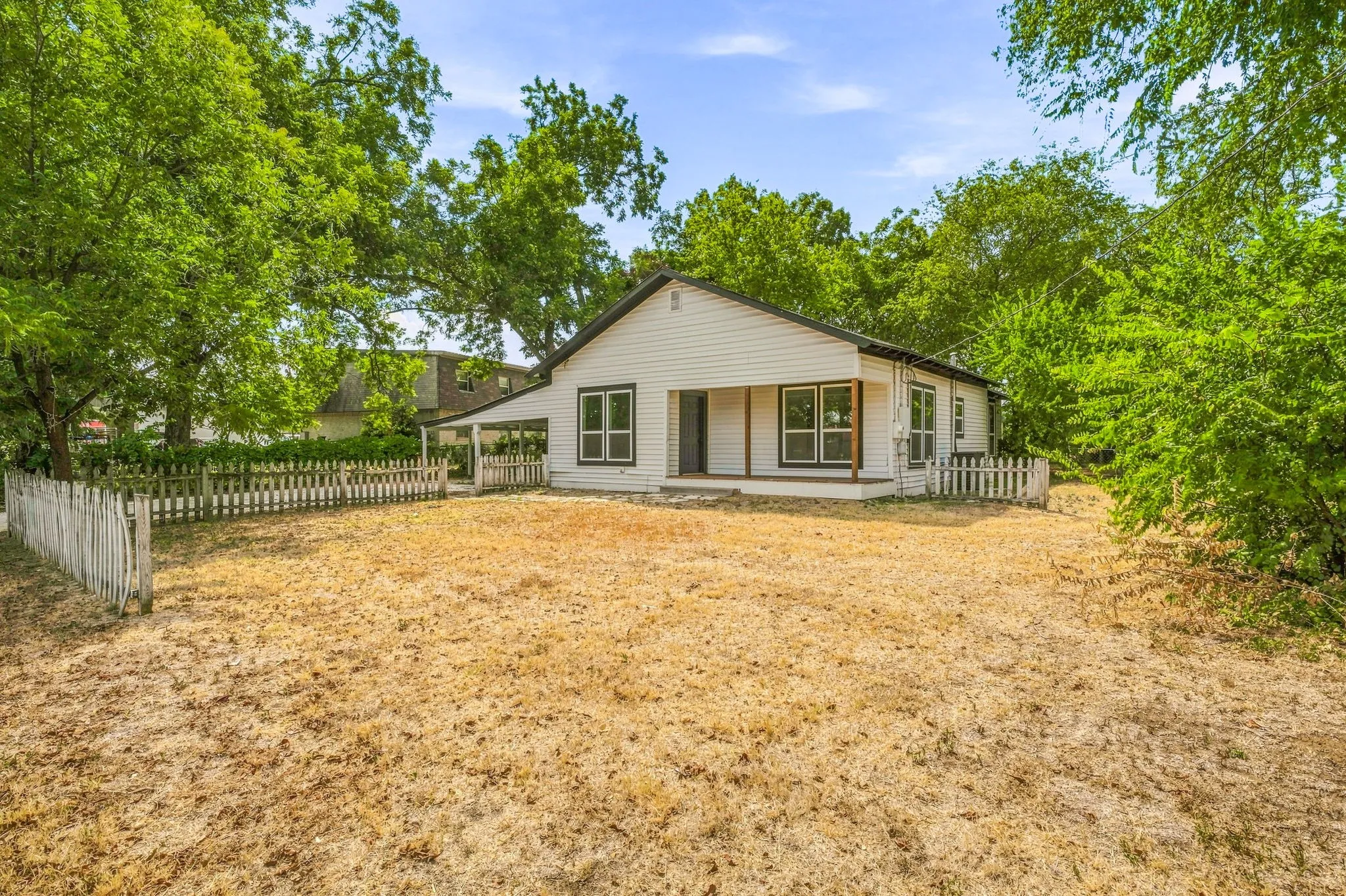 Single Family Residence For Sale in Somervell County , 403 N Gaither Street, Glen Rose, Texas 76043, 3 Bedroom, 2 Bathroom, Garage spaces, 1,472 Sqft, built in 0, mls#21381833, Real Estate Agent in Glen Rose, Homes For Sale in Somervell county, Homes For Sale in Glen Rose, Realtor in Glen Rose Texas, Real Estate Brokerage Independent Realty Texas, Luminita Cordes Realtor