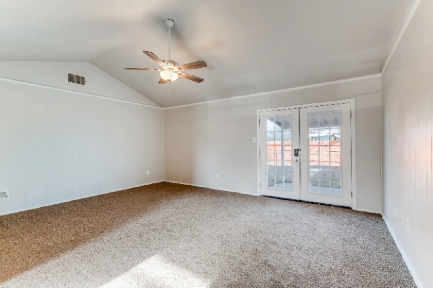 Single Family Residence For Rent in Tarrant County , 900 Skelly Street, Crowley, Texas 76036, 3 Bedroom, 2 Bathroom, 2 Garage spaces, 1,726 Sqft, built in 1973, mls#21382363, Real Estate Agent in Crowley, Homes For Rent in Tarrant county, Homes For Rent in Crowley, Realtor in Crowley Texas, Real Estate Brokerage Independent Realty Texas, Luminita Cordes Realtor