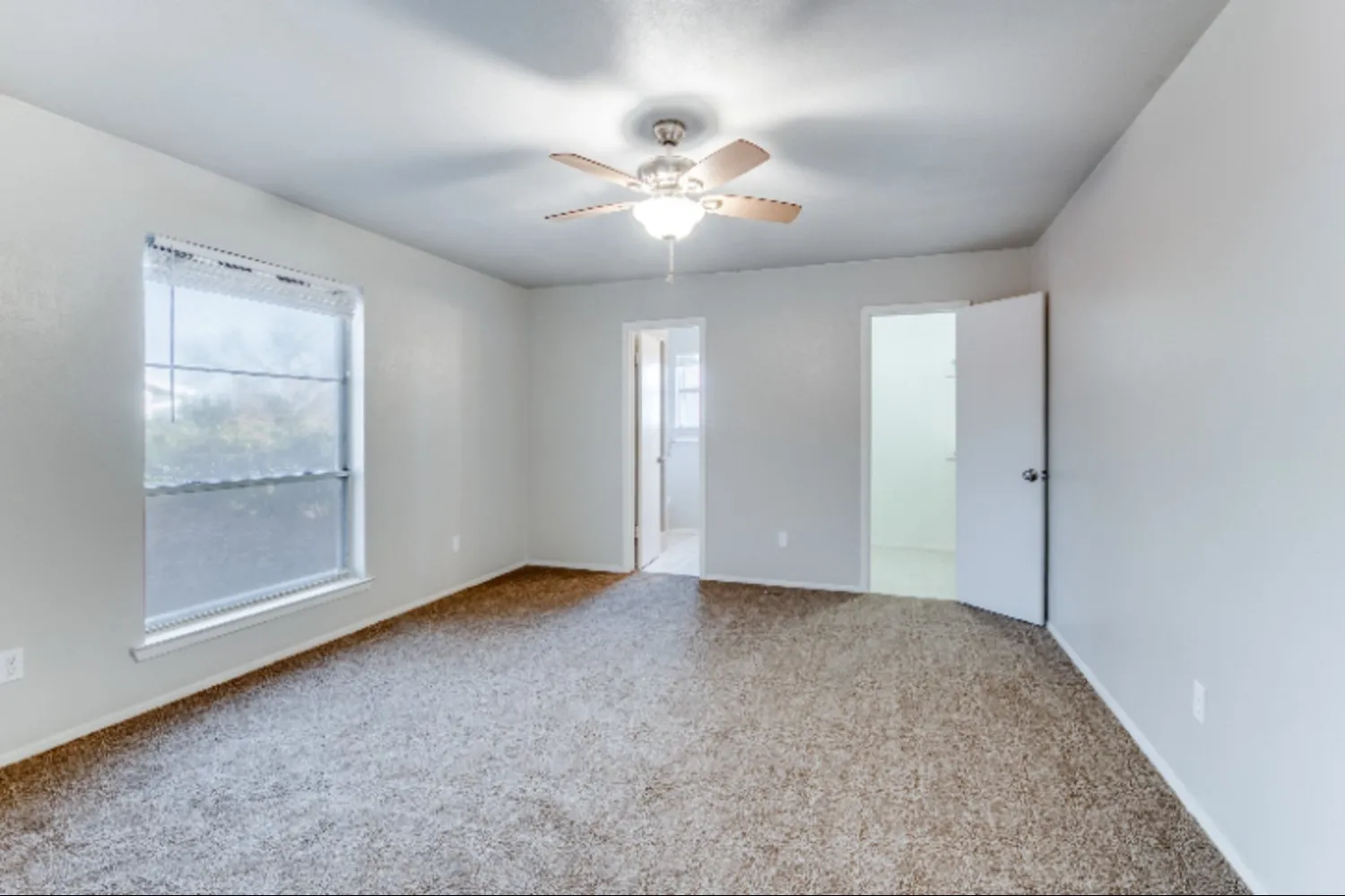 Single Family Residence For Rent in Tarrant County , 900 Skelly Street, Crowley, Texas 76036, 3 Bedroom, 2 Bathroom, 2 Garage spaces, 1,726 Sqft, built in 1973, mls#21382363, Real Estate Agent in Crowley, Homes For Rent in Tarrant county, Homes For Rent in Crowley, Realtor in Crowley Texas, Real Estate Brokerage Independent Realty Texas, Luminita Cordes Realtor
