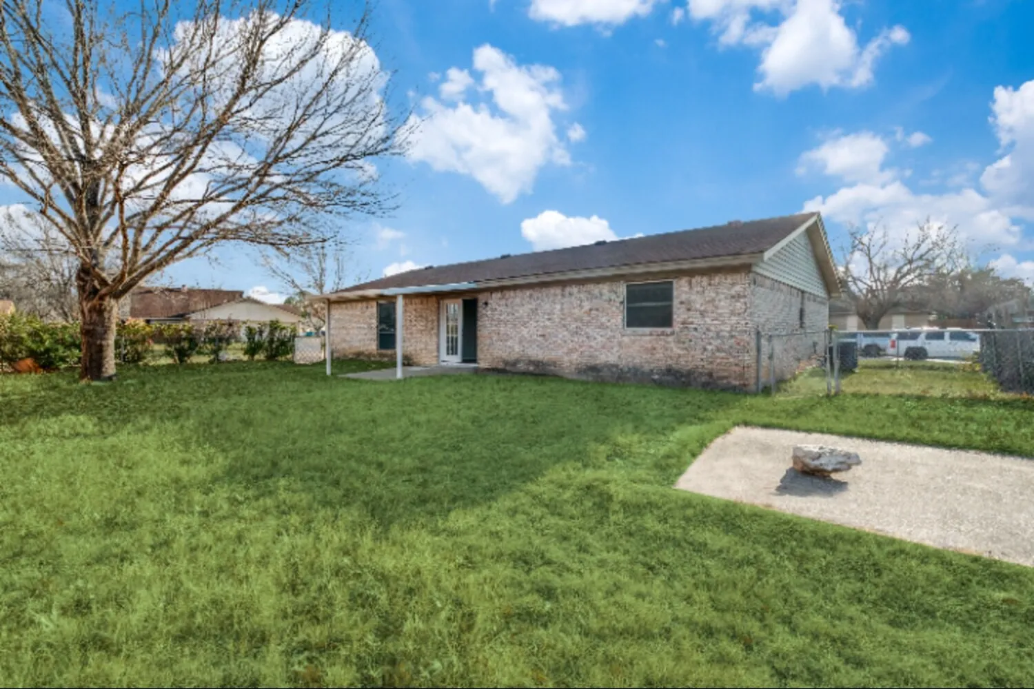 Single Family Residence For Rent in Tarrant County , 900 Skelly Street, Crowley, Texas 76036, 3 Bedroom, 2 Bathroom, 2 Garage spaces, 1,726 Sqft, built in 1973, mls#21382363, Real Estate Agent in Crowley, Homes For Rent in Tarrant county, Homes For Rent in Crowley, Realtor in Crowley Texas, Real Estate Brokerage Independent Realty Texas, Luminita Cordes Realtor