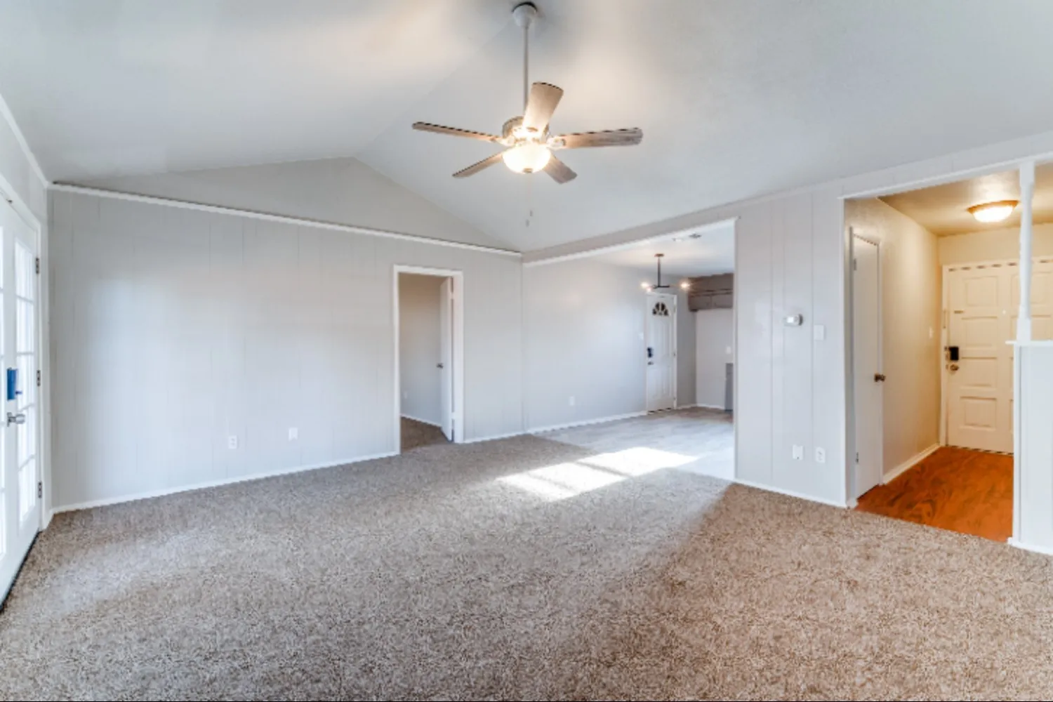 Single Family Residence For Rent in Tarrant County , 900 Skelly Street, Crowley, Texas 76036, 3 Bedroom, 2 Bathroom, 2 Garage spaces, 1,726 Sqft, built in 1973, mls#21382363, Real Estate Agent in Crowley, Homes For Rent in Tarrant county, Homes For Rent in Crowley, Realtor in Crowley Texas, Real Estate Brokerage Independent Realty Texas, Luminita Cordes Realtor