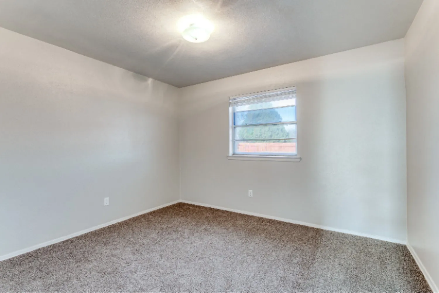 Single Family Residence For Rent in Tarrant County , 900 Skelly Street, Crowley, Texas 76036, 3 Bedroom, 2 Bathroom, 2 Garage spaces, 1,726 Sqft, built in 1973, mls#21382363, Real Estate Agent in Crowley, Homes For Rent in Tarrant county, Homes For Rent in Crowley, Realtor in Crowley Texas, Real Estate Brokerage Independent Realty Texas, Luminita Cordes Realtor