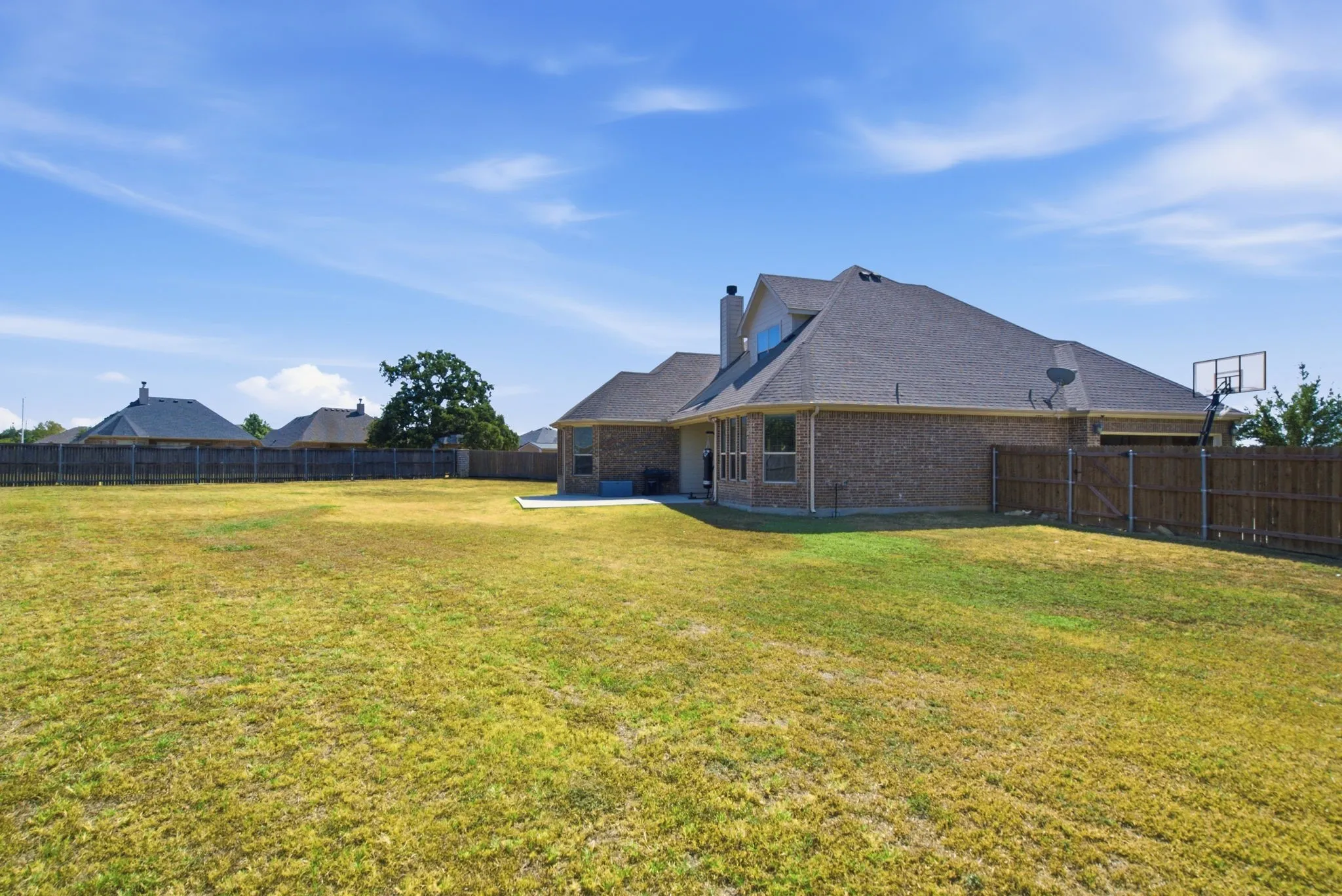 WELL-APPOINTED PEACEFUL LIVING