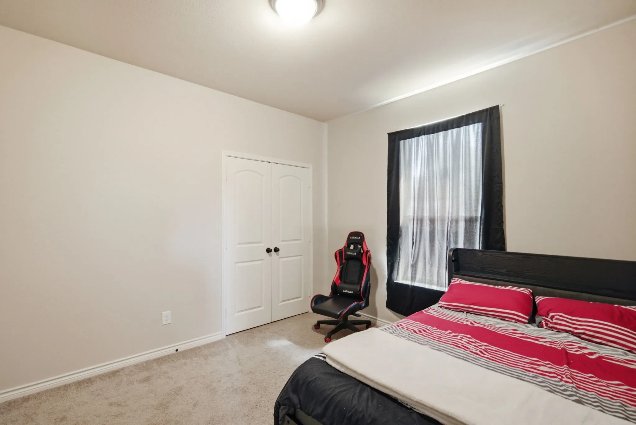 3RD BEDROOM WITH TONS OF SPACE
