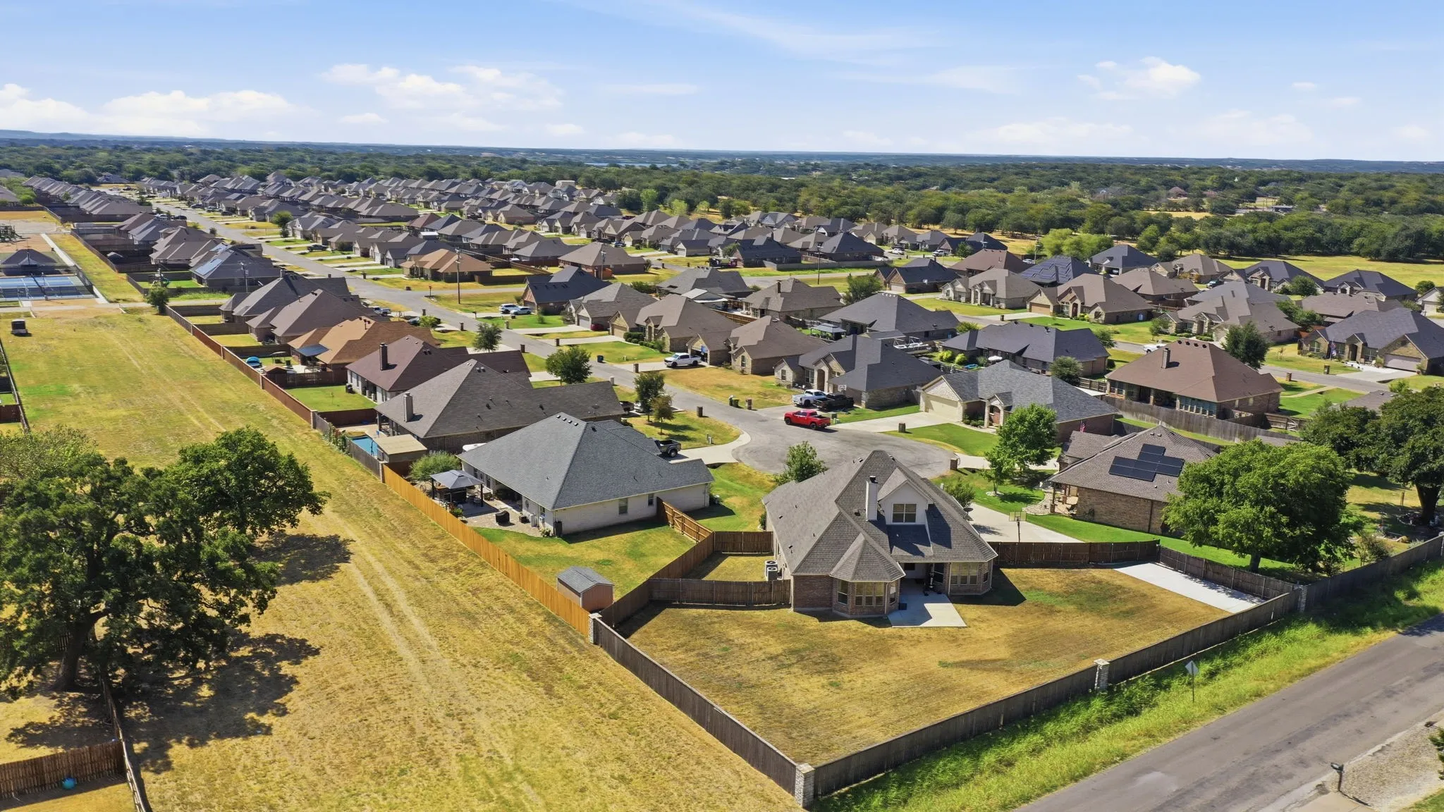 Single Family Residence For Sale in Hood County , 3112 White Horse Court, Granbury, Texas 76049, 4 Bedroom, 3 Bathroom, 2 Garage spaces, 2,582 Sqft, built in 2014, mls#21380301, Real Estate Agent in Granbury, Homes For Sale in Hood county, Homes For Sale in Granbury, Realtor in Granbury Texas, Real Estate Brokerage Independent Realty Texas, Luminita Cordes Realtor