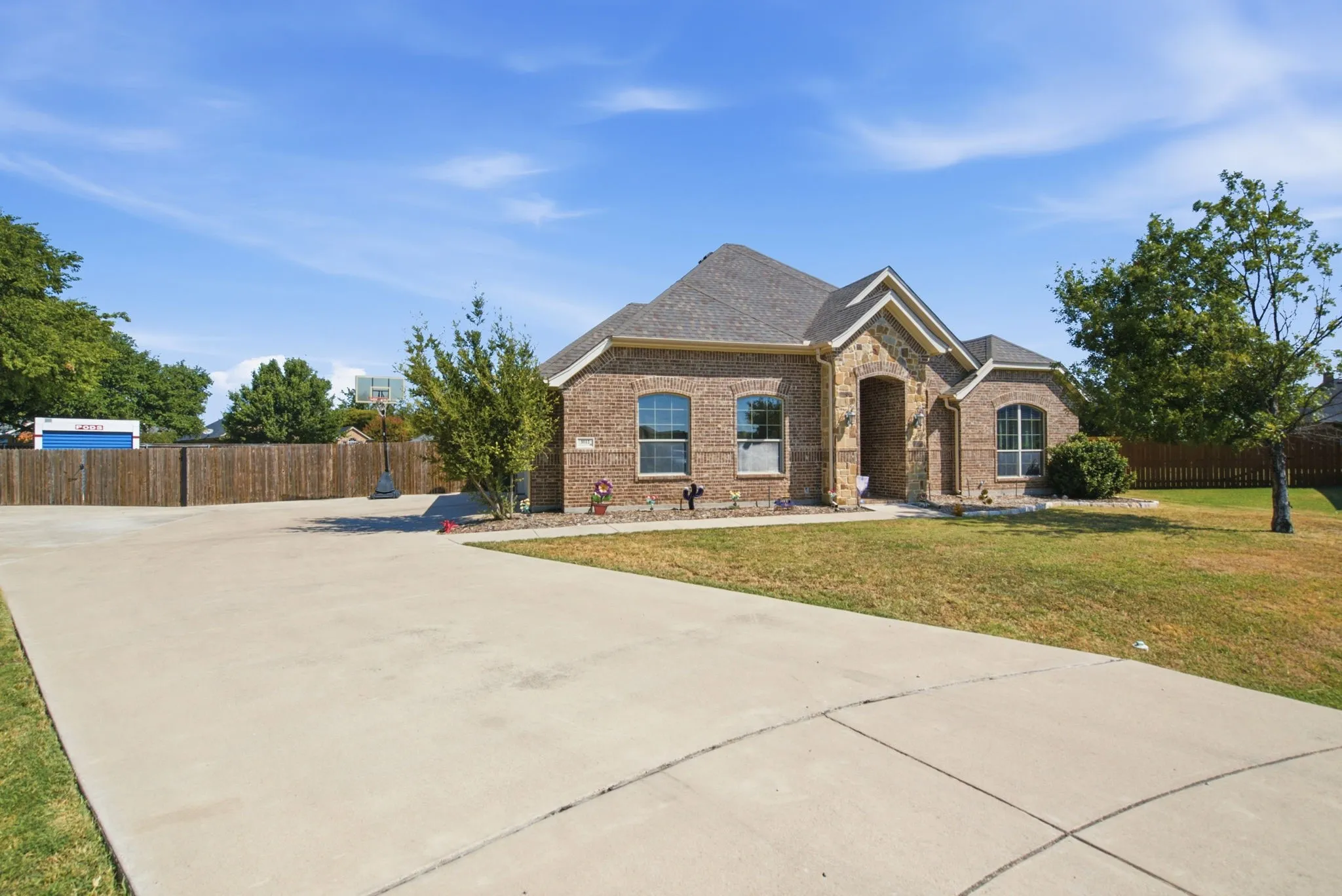 OVER-SIZED DRIVEWAY