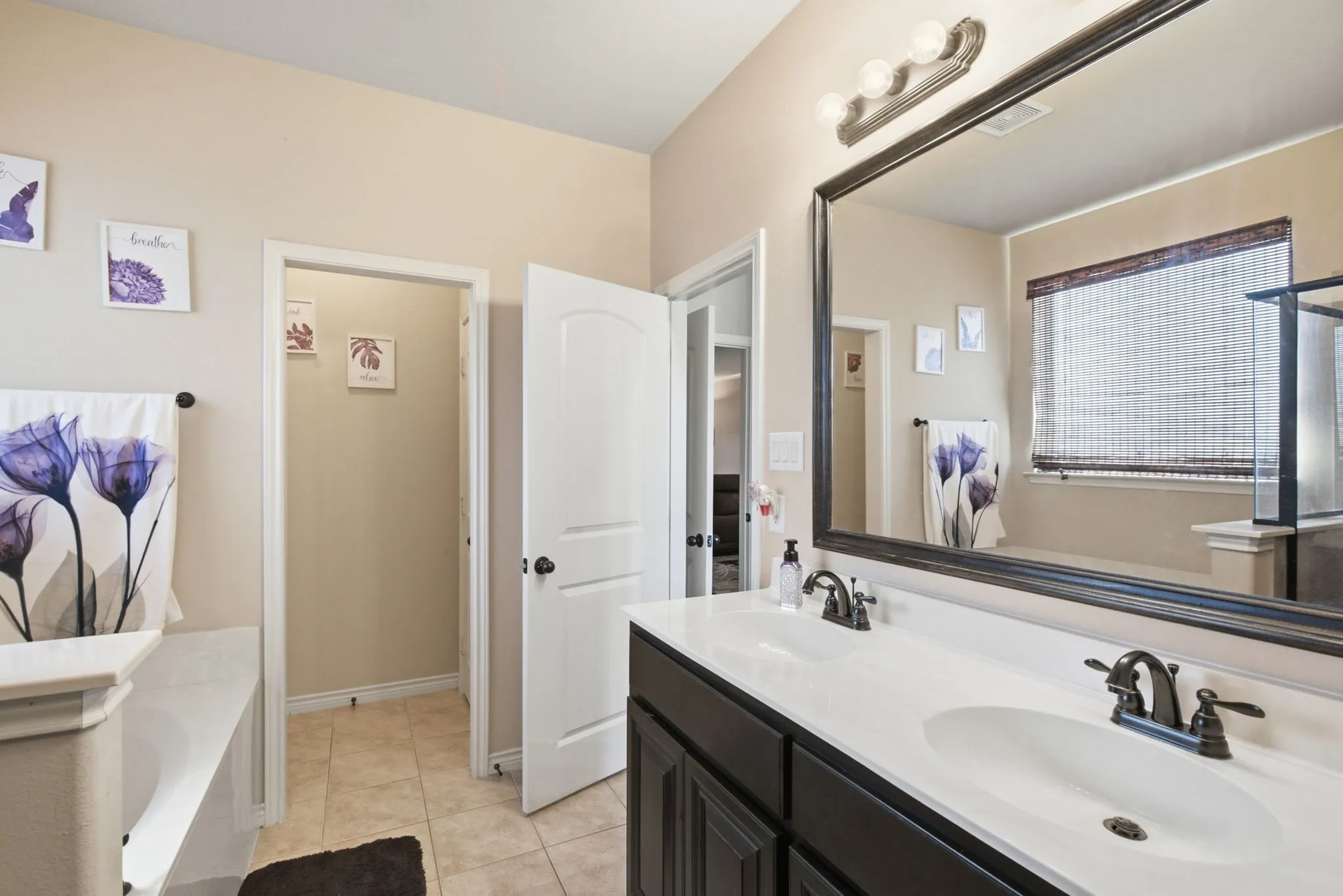 PERFECT ENSUITE MAIN BATH