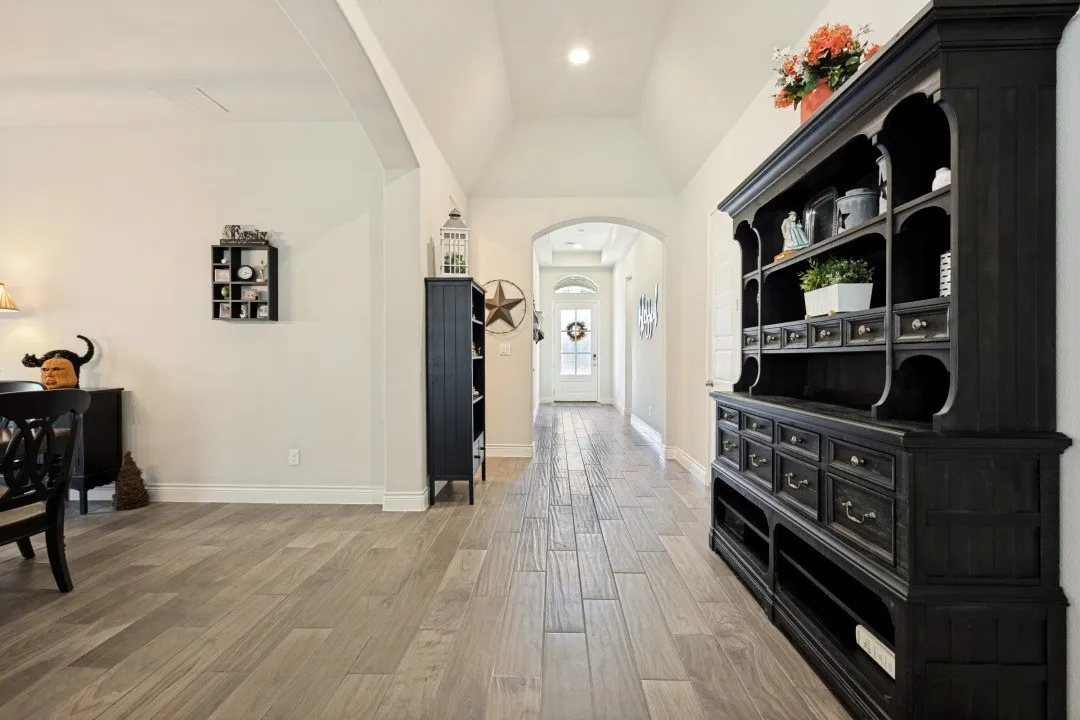 Single Family Residence For Sale in Collin County , 8629 Lake Arrowhead Trail, Mc Kinney, Texas 75071, 4 Bedroom, 3 Bathroom, 2 Garage spaces, 2,327 Sqft, built in 2018, mls#21368805, Real Estate Agent in Mc Kinney, Homes For Sale in Collin county, Homes For Sale in Mc Kinney, Realtor in Mc Kinney Texas, Real Estate Brokerage Independent Realty Texas, Luminita Cordes Realtor