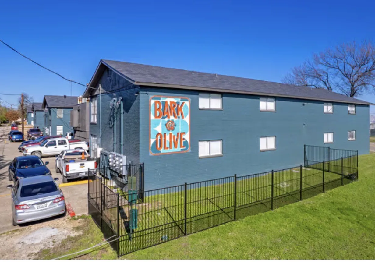 Apartment For Rent in Dallas County , 2211 S Vernon Avenue 219, Dallas, Texas 75224, 1 Bedroom, 1 Bathroom, Garage spaces, 690 Sqft, built in 1969, mls#21382348, Real Estate Agent in Dallas, Homes For Rent in Dallas county, Homes For Rent in Dallas, Realtor in Dallas Texas, Real Estate Brokerage Independent Realty Texas, Luminita Cordes Realtor