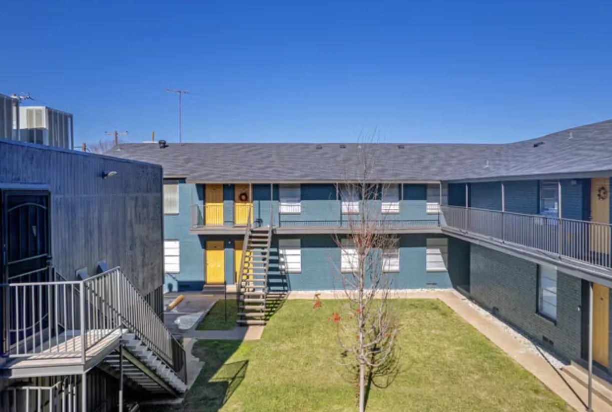 Apartment For Rent in Dallas County , 2211 S Vernon Avenue 219, Dallas, Texas 75224, 1 Bedroom, 1 Bathroom, Garage spaces, 690 Sqft, built in 1969, mls#21382348, Real Estate Agent in Dallas, Homes For Rent in Dallas county, Homes For Rent in Dallas, Realtor in Dallas Texas, Real Estate Brokerage Independent Realty Texas, Luminita Cordes Realtor