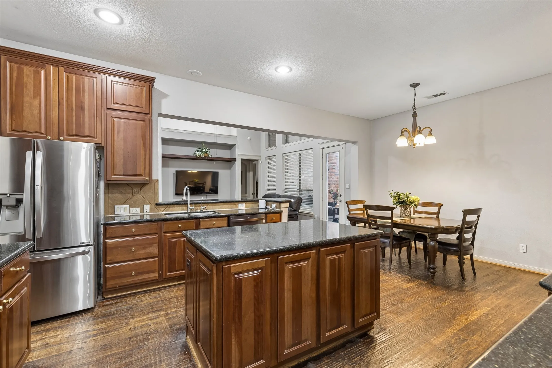 Single Family Residence For Sale in Collin County , 4632 Chapel Creek Drive, Plano, Texas 75024, 4 Bedroom, 4 Bathroom, 2 Garage spaces, 3,663 Sqft, built in 2004, mls#21382220, Real Estate Agent in Plano, Homes For Sale in Collin county, Homes For Sale in Plano, Realtor in Plano Texas, Real Estate Brokerage Independent Realty Texas, Luminita Cordes Realtor