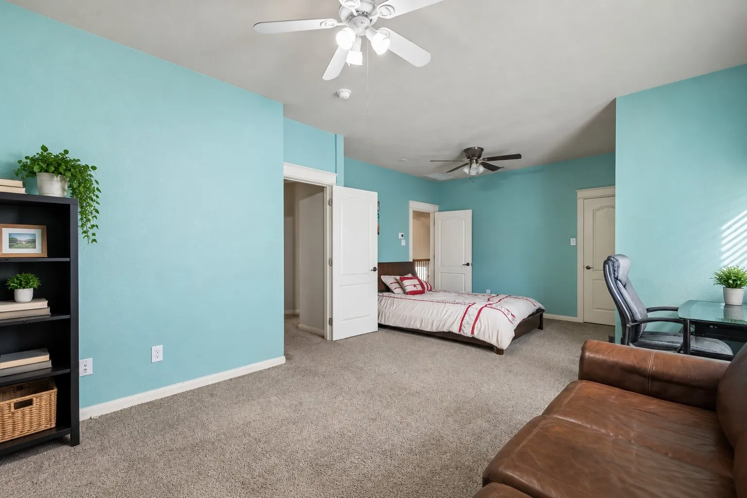Single Family Residence For Sale in Collin County , 4632 Chapel Creek Drive, Plano, Texas 75024, 4 Bedroom, 4 Bathroom, 2 Garage spaces, 3,663 Sqft, built in 2004, mls#21382220, Real Estate Agent in Plano, Homes For Sale in Collin county, Homes For Sale in Plano, Realtor in Plano Texas, Real Estate Brokerage Independent Realty Texas, Luminita Cordes Realtor