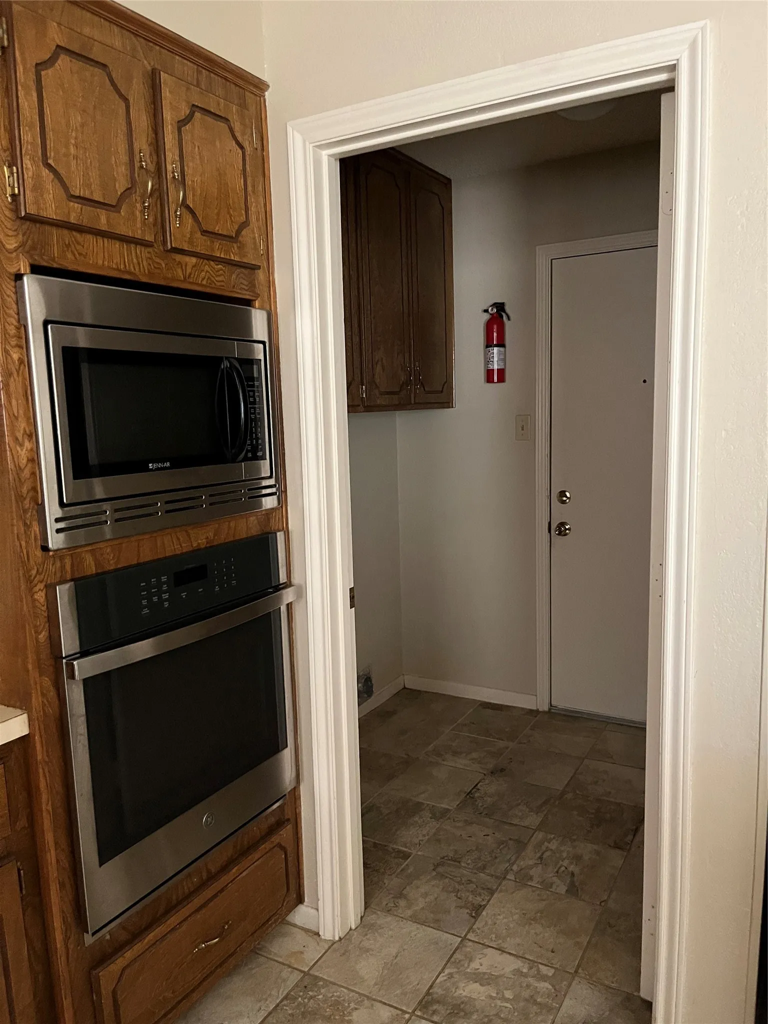Single Family Residence For Rent in Taylor County , 5226 Long Shadows Lane, Abilene, Texas 79606, 3 Bedroom, 2 Bathroom, 2 Garage spaces, 1,376 Sqft, built in 1984, mls#21382379, Real Estate Agent in Abilene, Homes For Rent in Taylor county, Homes For Rent in Abilene, Realtor in Abilene Texas, Real Estate Brokerage Independent Realty Texas, Luminita Cordes Realtor