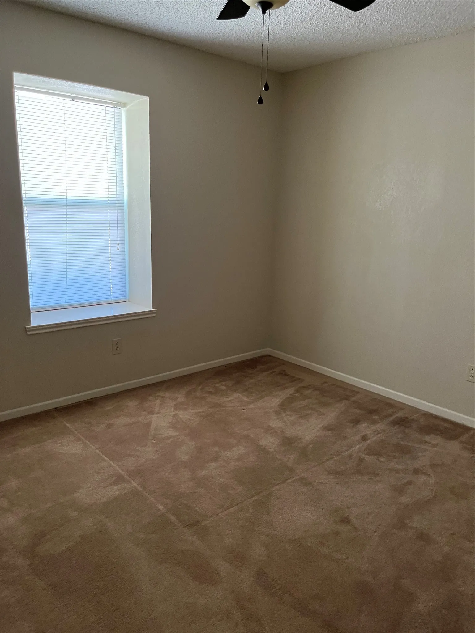 Single Family Residence For Rent in Taylor County , 5226 Long Shadows Lane, Abilene, Texas 79606, 3 Bedroom, 2 Bathroom, 2 Garage spaces, 1,376 Sqft, built in 1984, mls#21382379, Real Estate Agent in Abilene, Homes For Rent in Taylor county, Homes For Rent in Abilene, Realtor in Abilene Texas, Real Estate Brokerage Independent Realty Texas, Luminita Cordes Realtor