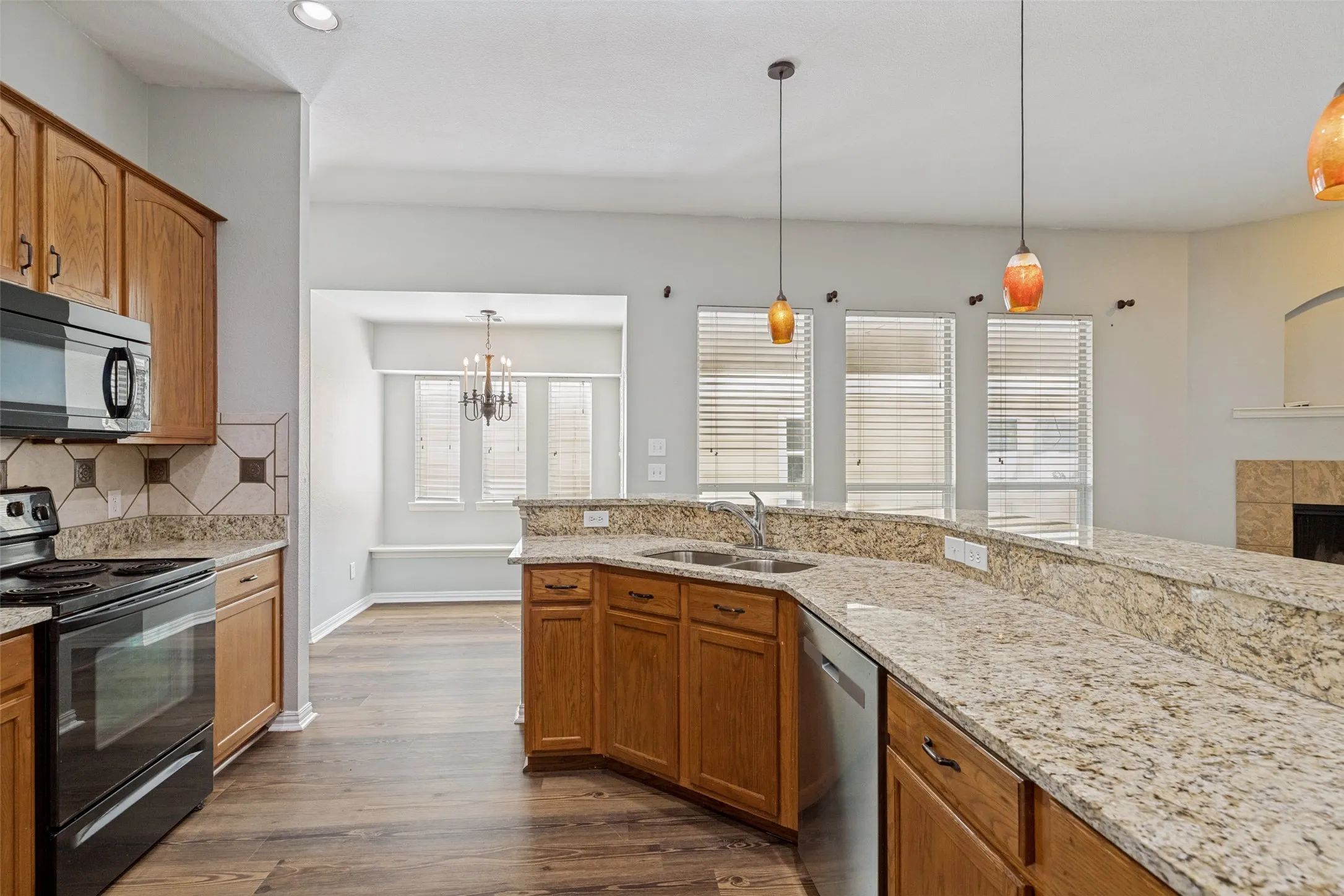 Single Family Residence For Sale in Collin County , 2314 Wiley Farm, Anna, Texas 75409, 3 Bedroom, 2 Bathroom, 2 Garage spaces, 1,491 Sqft, built in 2004, mls#21380907, Real Estate Agent in Anna, Homes For Sale in Collin county, Homes For Sale in Anna, Realtor in Anna Texas, Real Estate Brokerage Independent Realty Texas, Luminita Cordes Realtor
